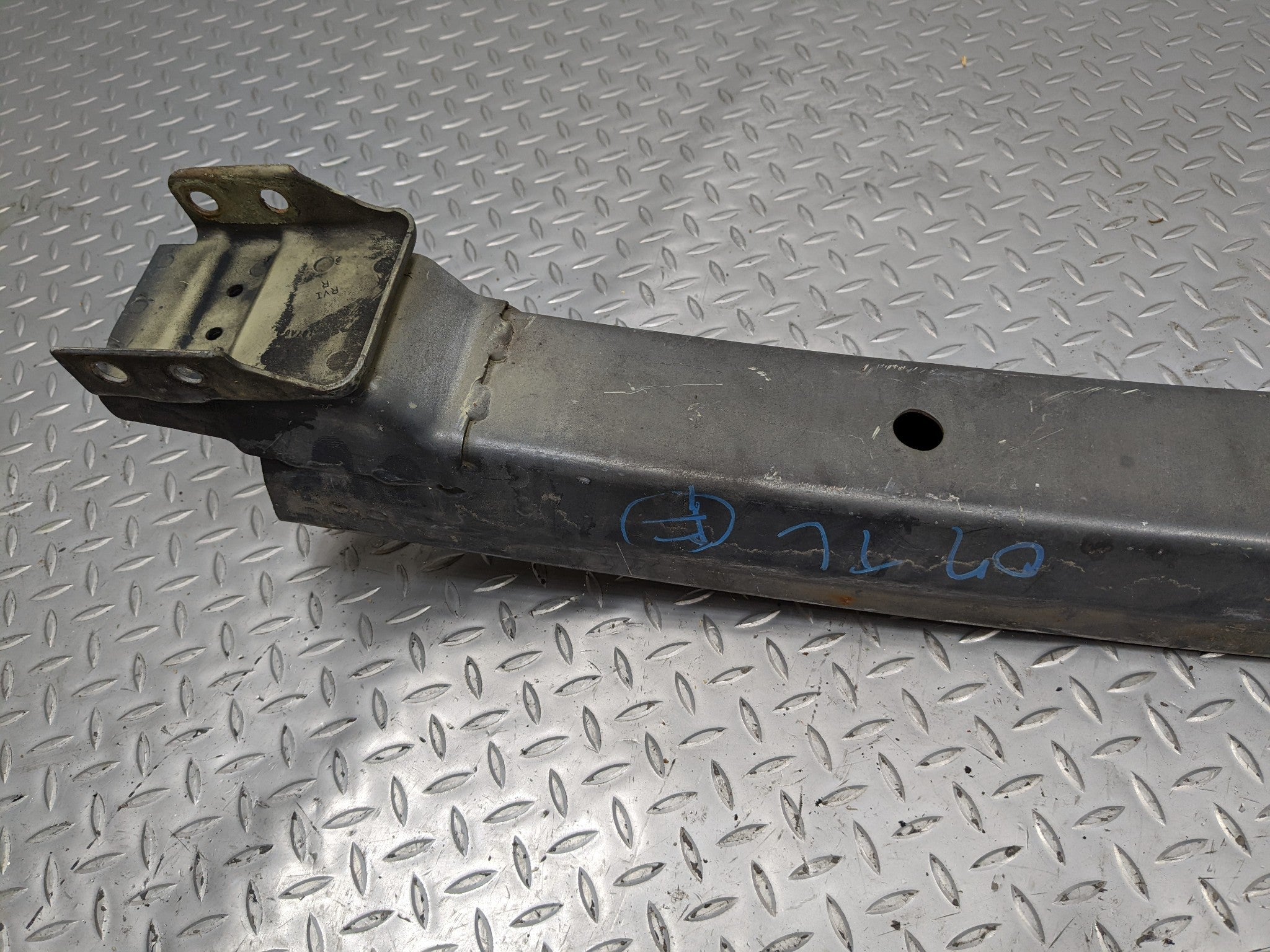 2004 - 2006 ACURA TL OEM FRONT BUMPER REINFORCEMENT SUPPORT IMPACT BAR