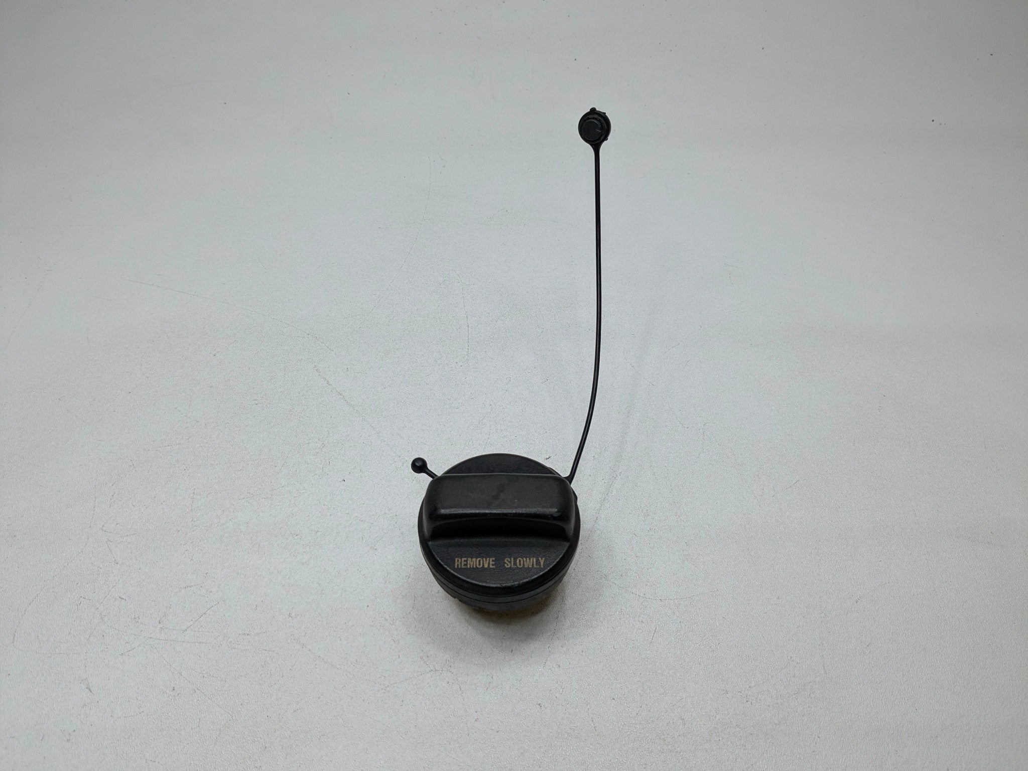 2004 - 2006 ACURA TL OEM FILLER CAP FUEL GAS TANK ASSEMBLY BLACK
