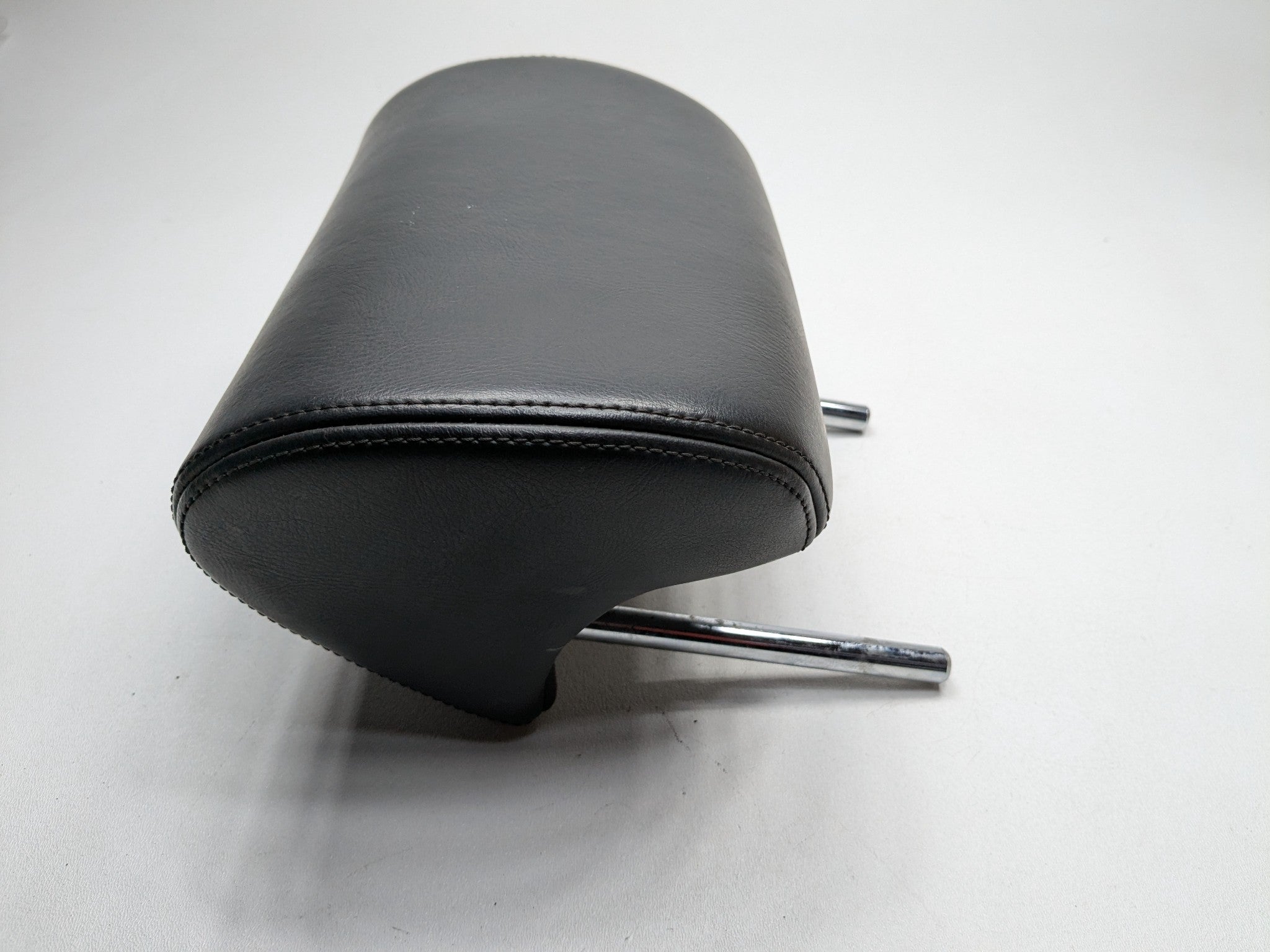 2004 - 2006 ACURA TL OEM HEADREST REAR RIGHT PASSENGER SIDE LEATHER BLACK