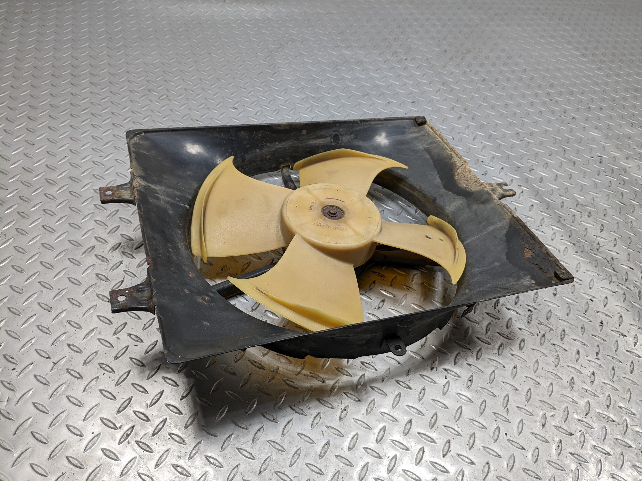 2004 - 2006 ACURA TL OEM ELECTRIC COOLING MOTOR FAN WITH SHROUD LEFT DRIVER SIDE