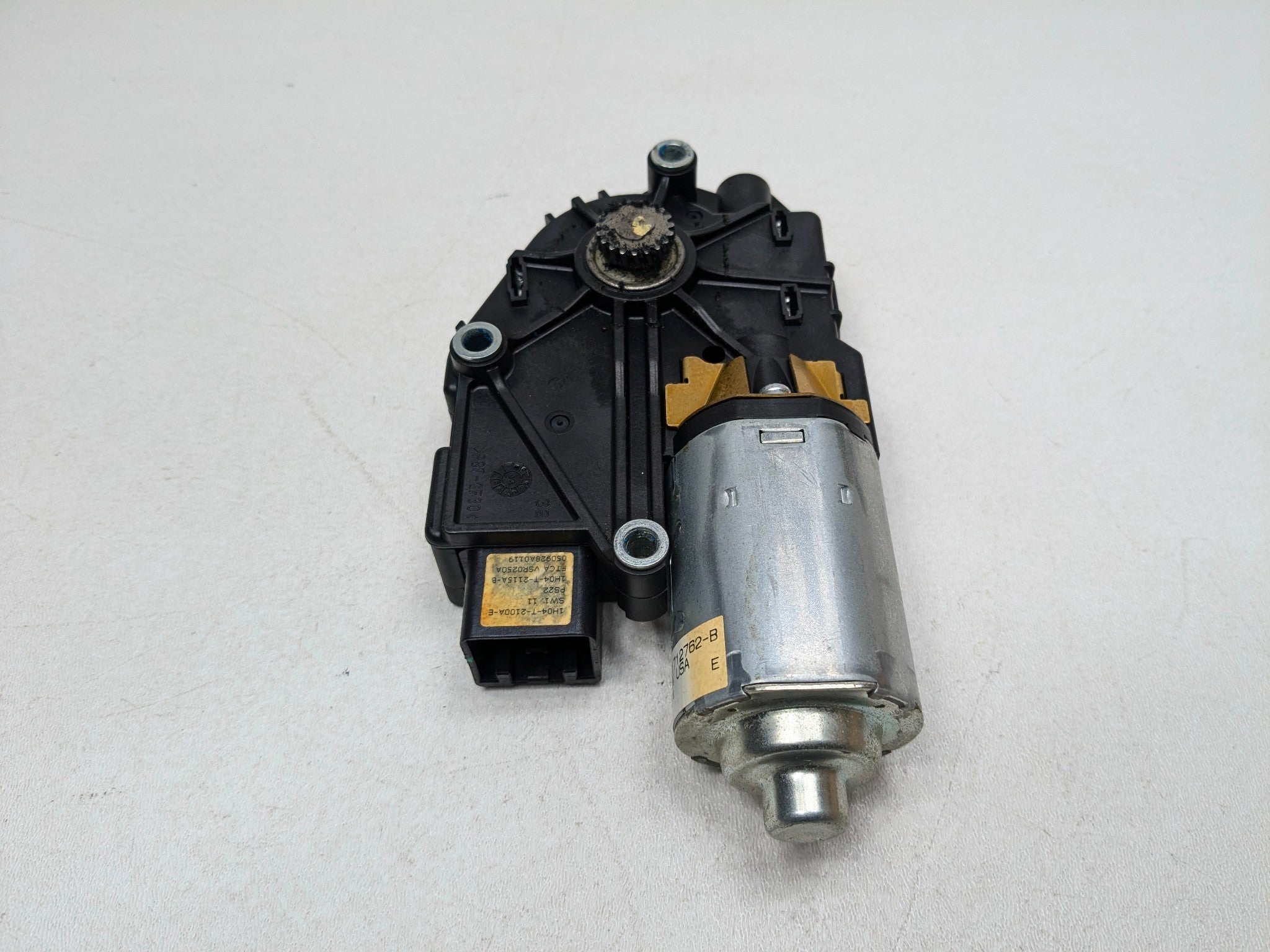 2004 - 2006 ACURA TL OEM SUN ROOF POWER MOTOR WINDOW GLASS SLIDER ASSEMBLY