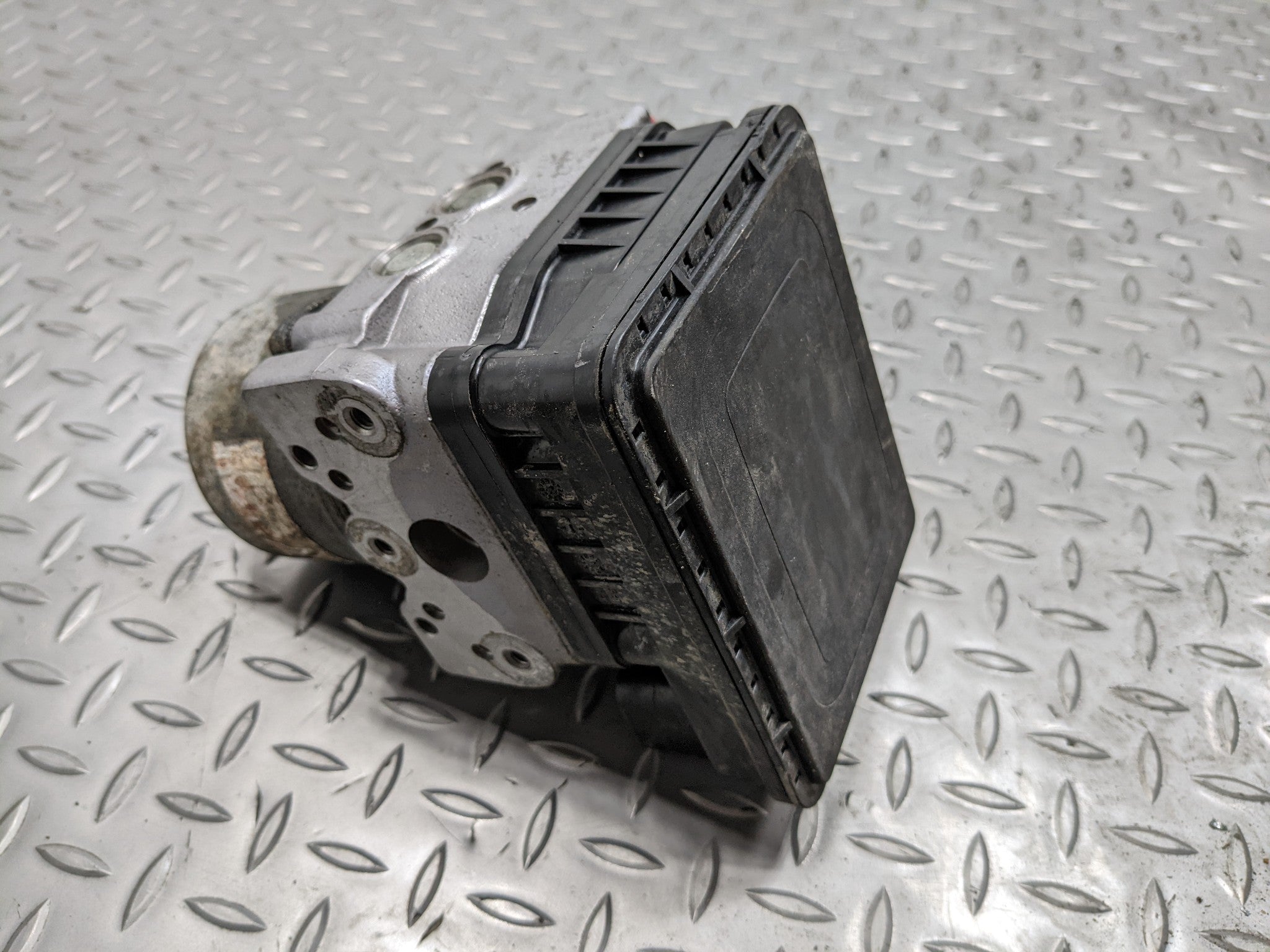 2004 - 2006 ACURA TL OEM ANTI LOCK BRAKE MODULE UNIT ABS PUMP