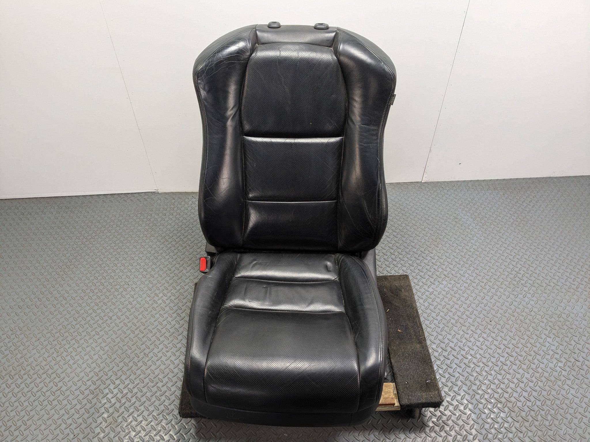 2004 - 2006 ACURA TL OEM DRIVER SIDE SEAT ASSEMBLY LEATHER BLACK FRONT LEFT