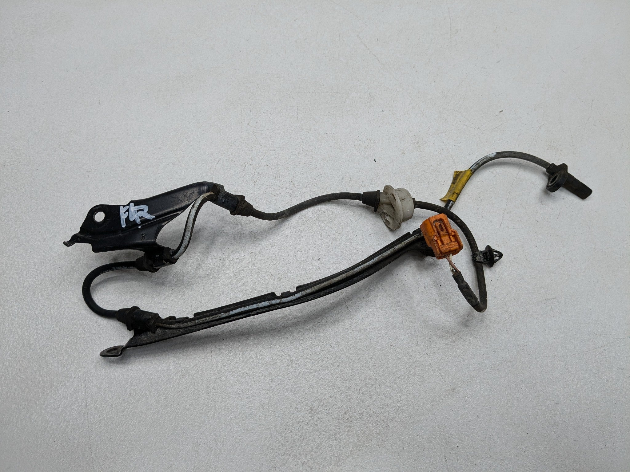 2004 - 2006 ACURA TL OEM ABS WHEEL SPEED SENSOR FRONT RIGHT PASSENGER SIDE