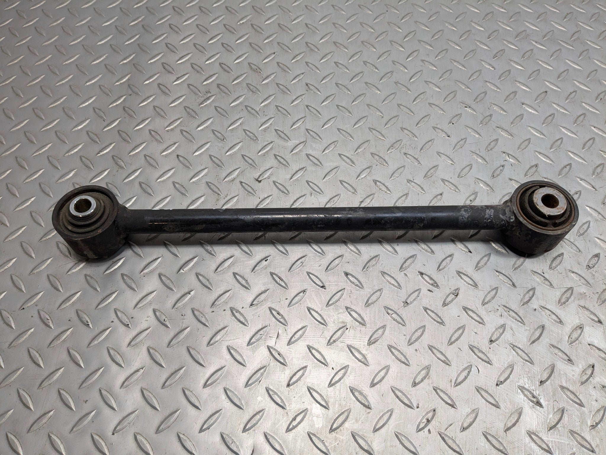 2004 - 2006 ACURA TL OEM BACKWARD LOWER CONTROL ARM REAR RIGHT PASSENGER SIDE