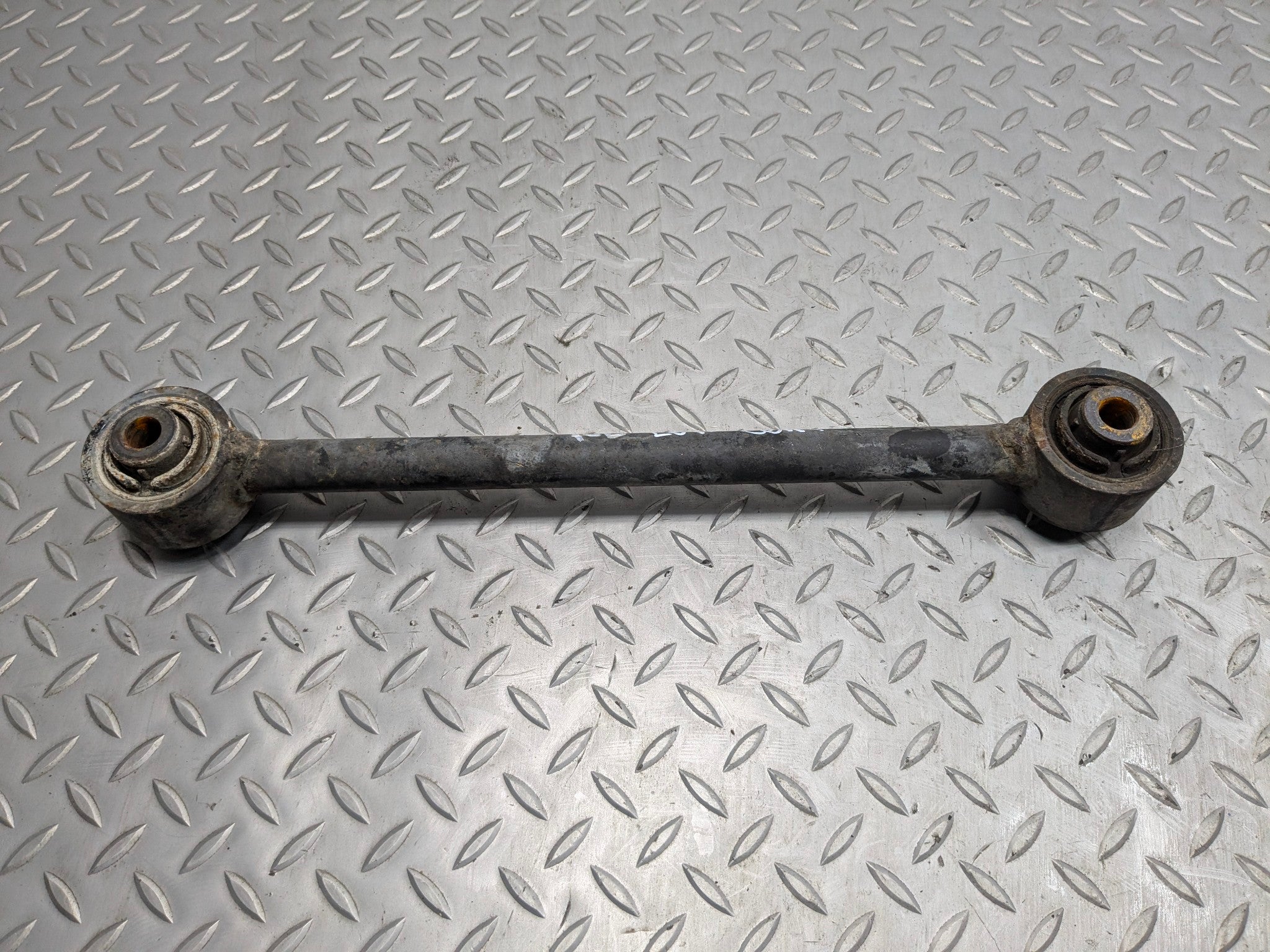 2004 - 2006 ACURA TL OEM BACKWARD LOWER CONTROL ARM REAR LEFT CENTER SIDE