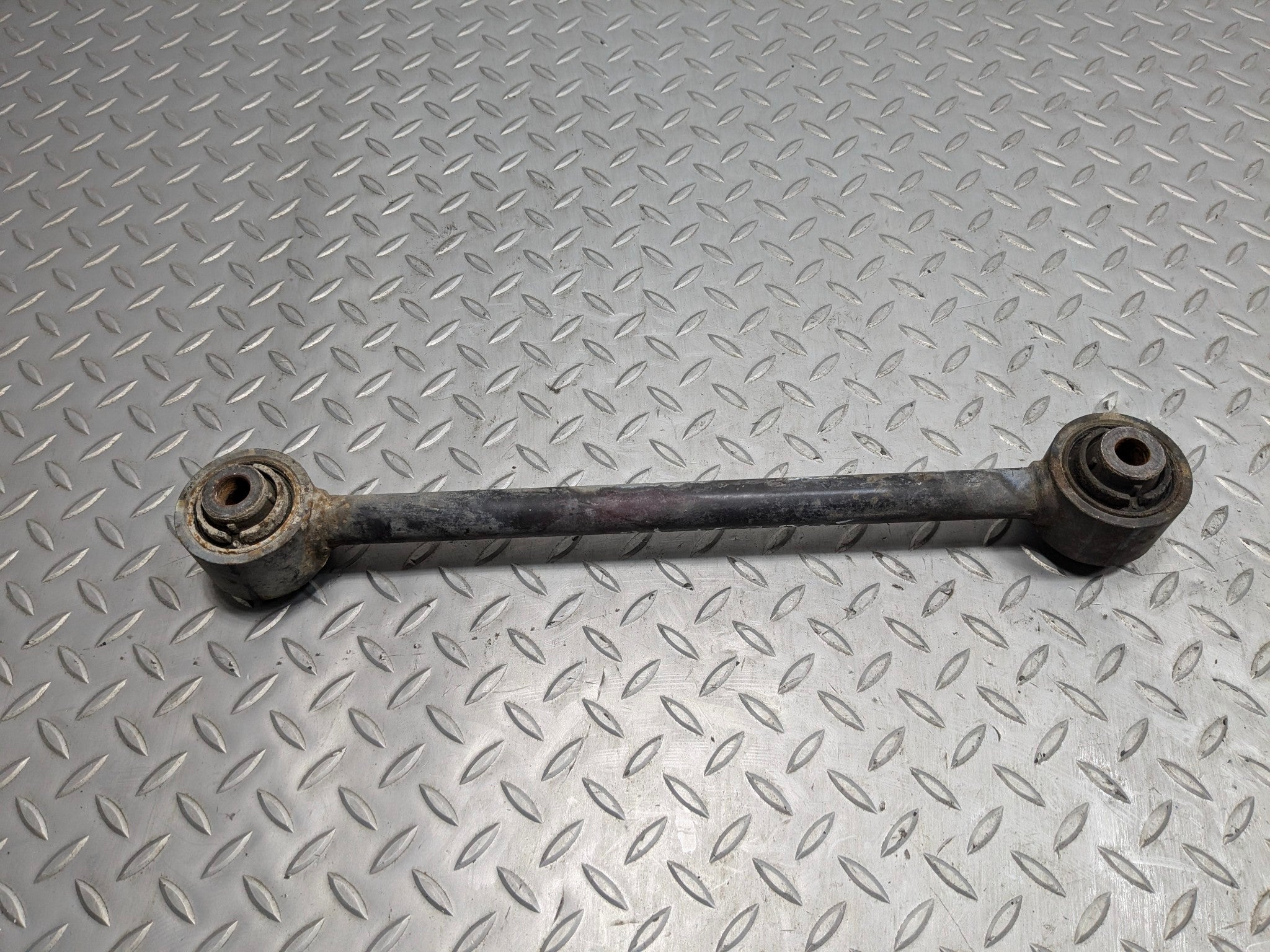 2004 - 2006 ACURA TL OEM BACKWARD LOWER CONTROL ARM REAR LEFT CENTER SIDE