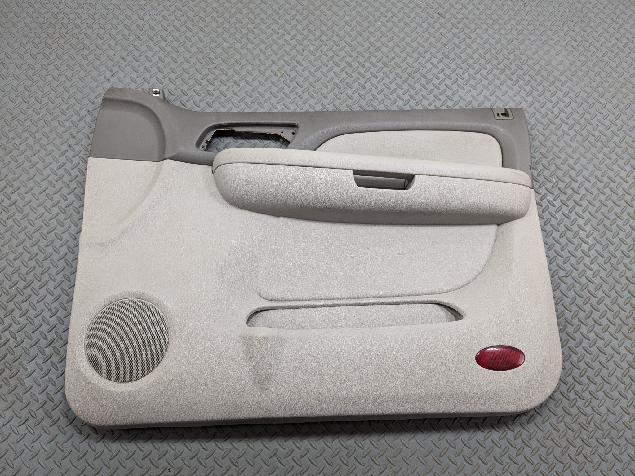 07 - 09 CHEVROLET TAHOE OEM INTERIOR DOOR TRIM PANEL FRONT RIGHT PASSENGER SIDE