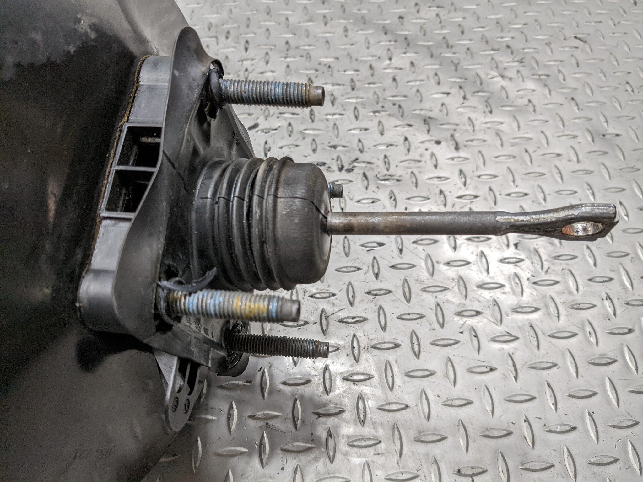 07 - 09 CHEVROLET TAHOE OEM POWER BRAKE BOOSTER ASSEMBLY WITHOUT MASTER CYLINDER