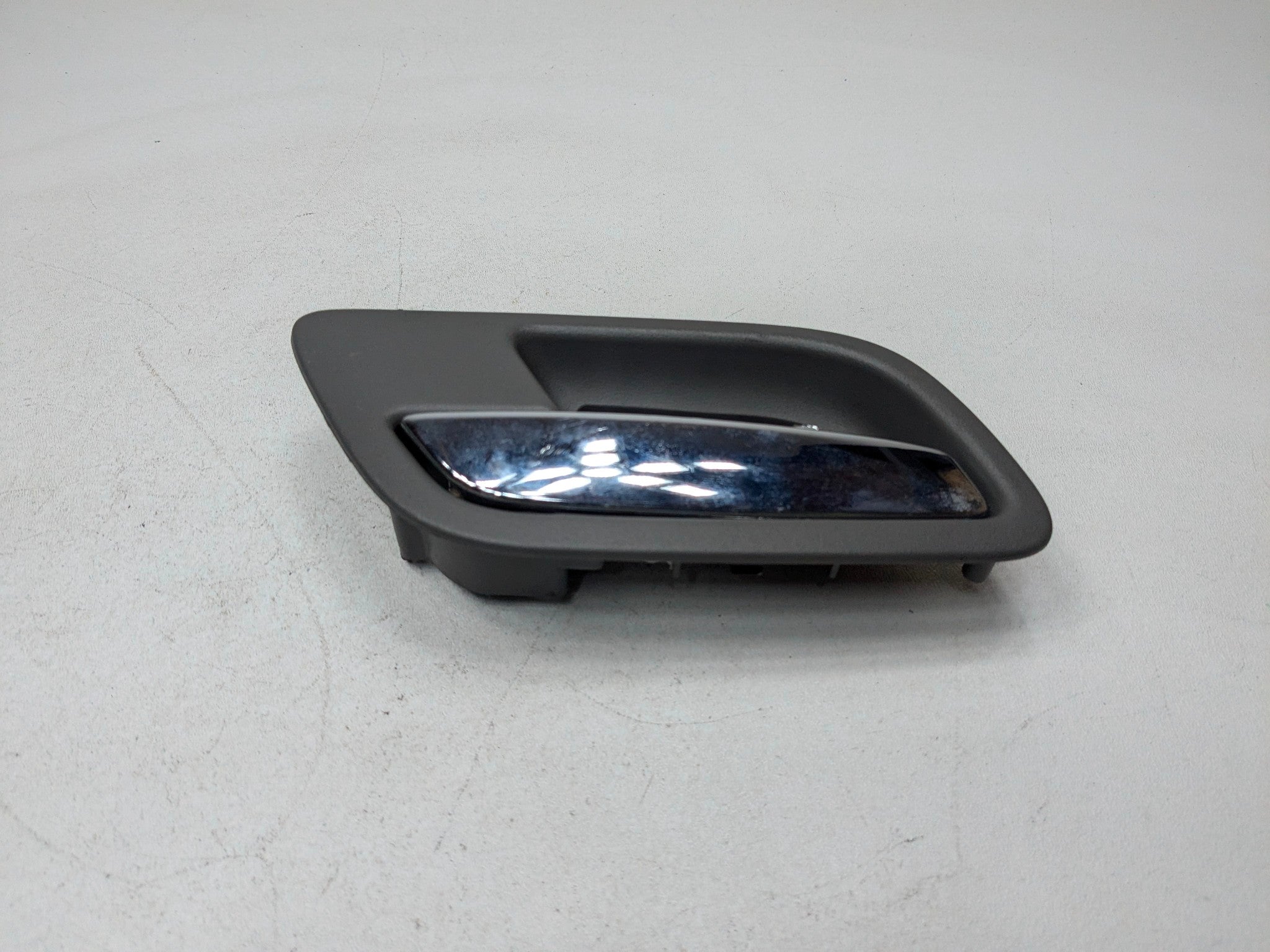 07 - 09 CHEVROLET TAHOE OEM INTERIOR DOOR RELEASE HANDLE REAR LEFT DRIVER SIDE