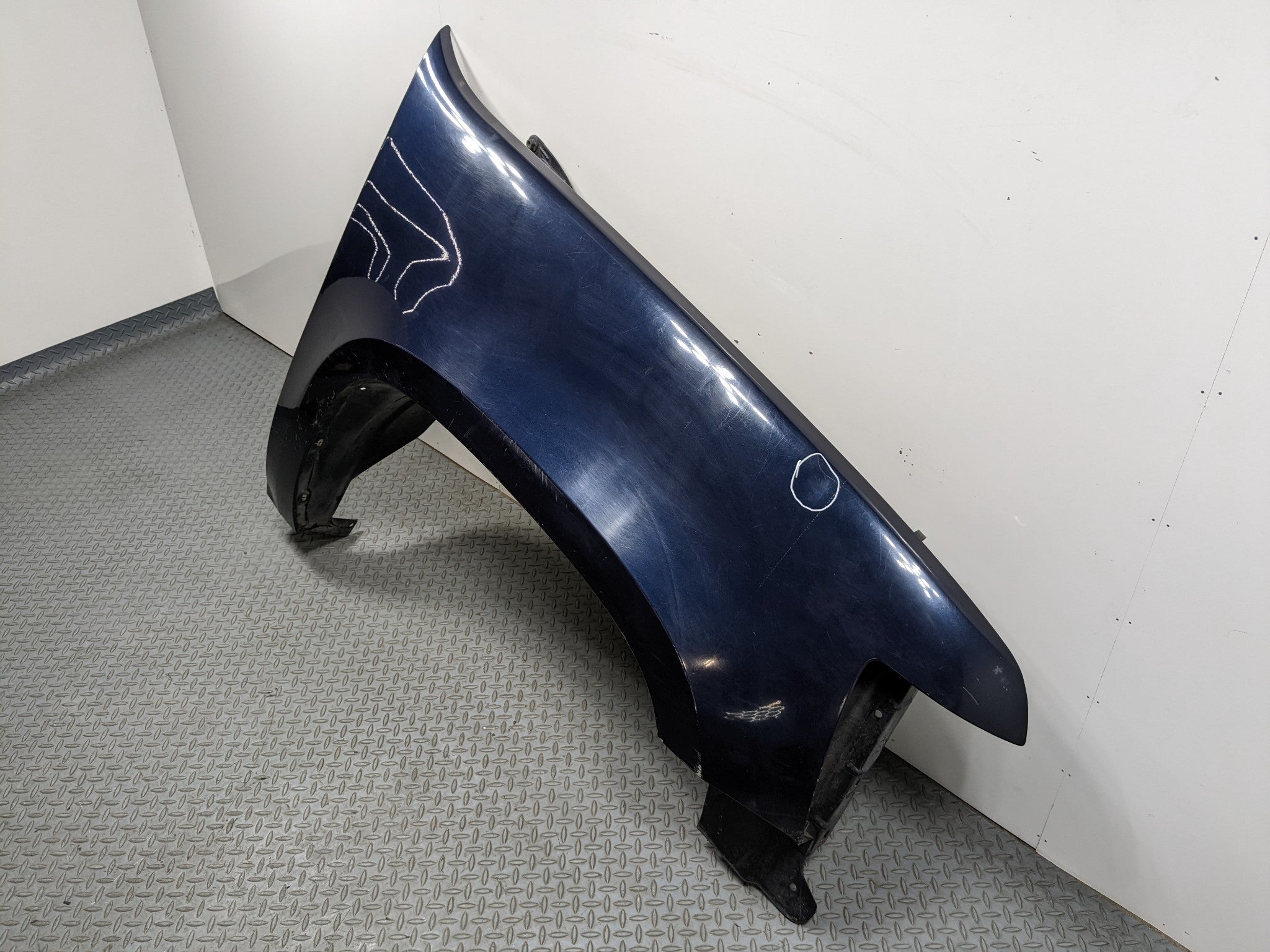 07 - 09 CHEVROLET TAHOE OEM FENDER COVER PANEL RIGHT SIDE BERMUDA BLUE METALLIC