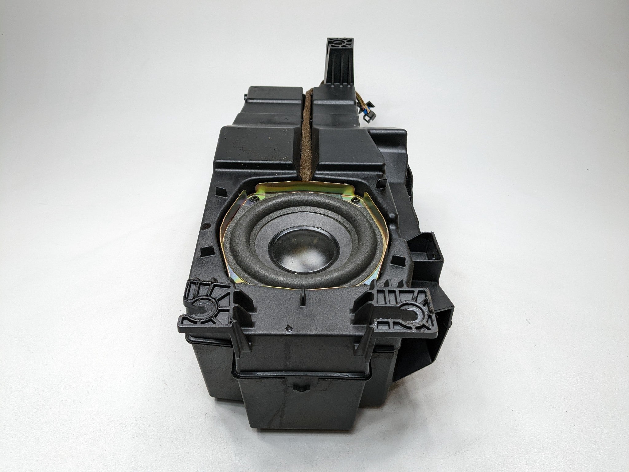 2007 - 2009 CHEVROLET TAHOE OEM AUDIO SOUND SYSTEM SUBWOOFER SPEAKER