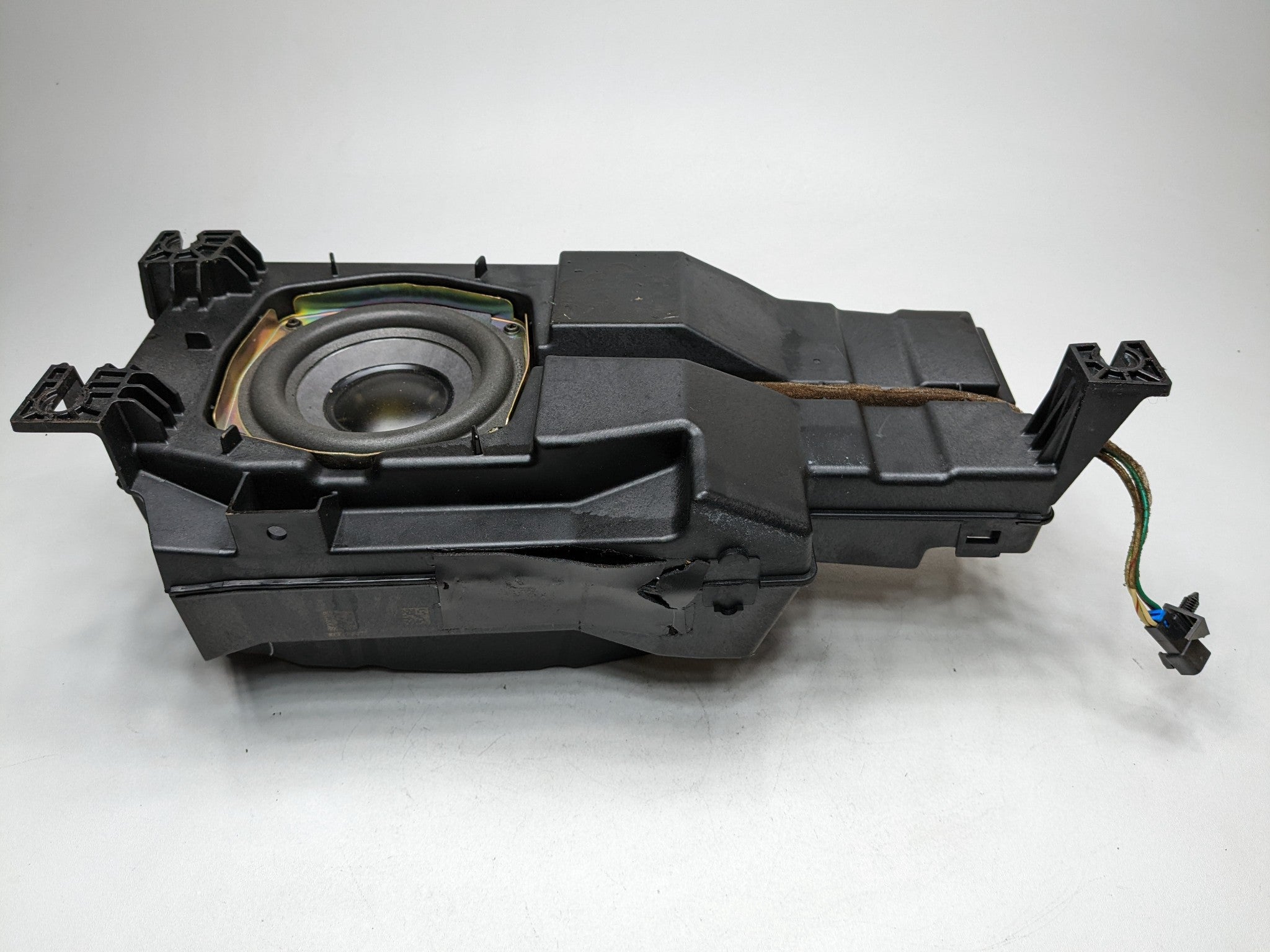 2007 - 2009 CHEVROLET TAHOE OEM AUDIO SOUND SYSTEM SUBWOOFER SPEAKER