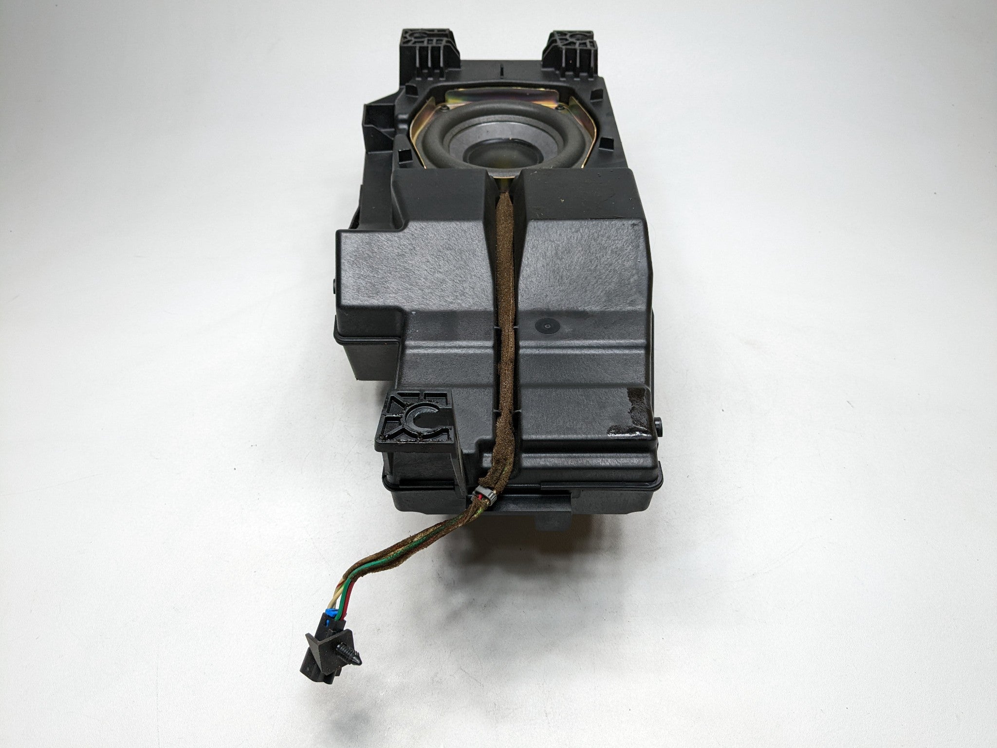 2007 - 2009 CHEVROLET TAHOE OEM AUDIO SOUND SYSTEM SUBWOOFER SPEAKER