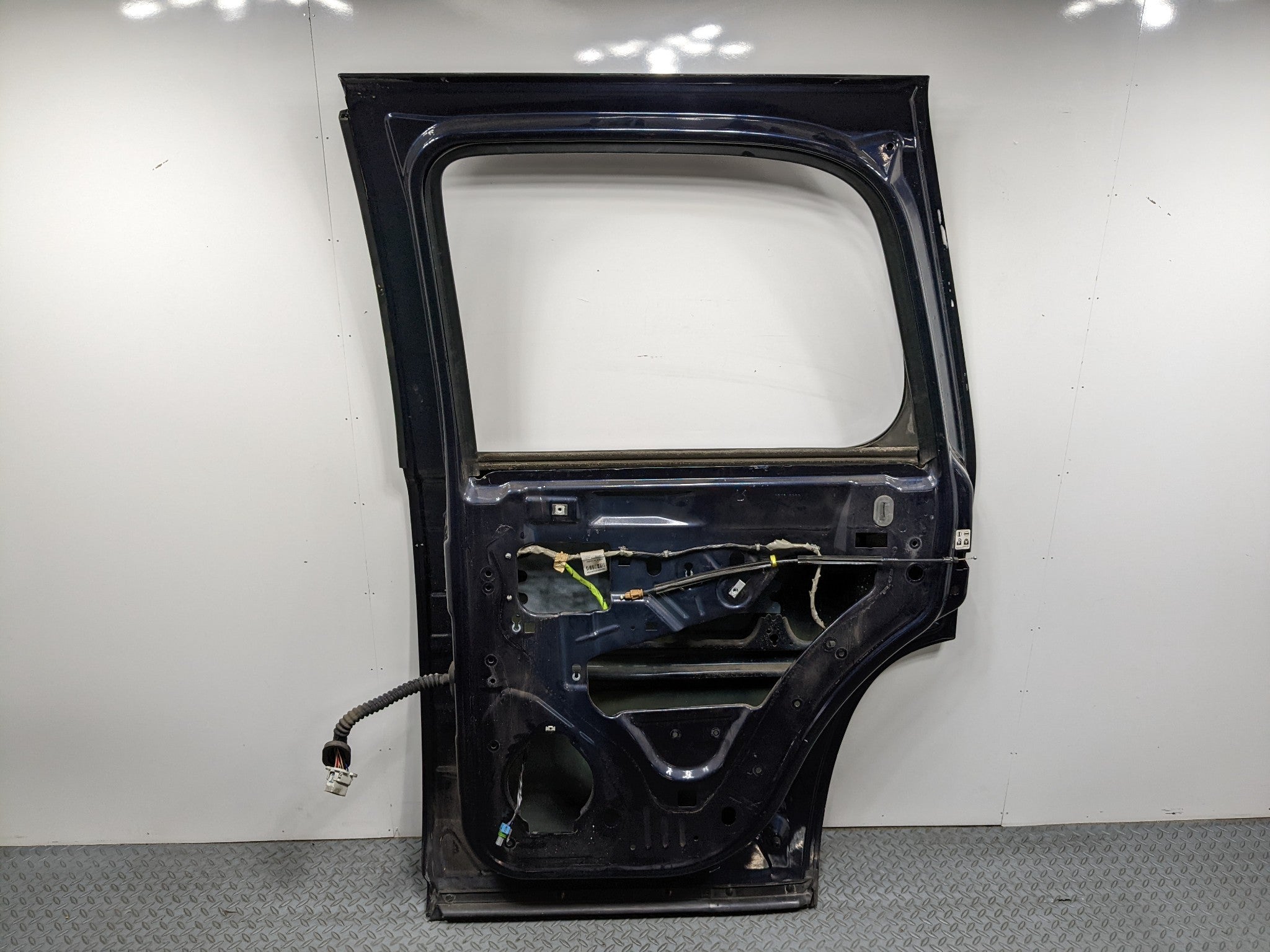 07 - 09 CHEVROLET TAHOE OEM DOOR SHELL PANEL REAR RIGHT BERMUDA BLUE METALLIC