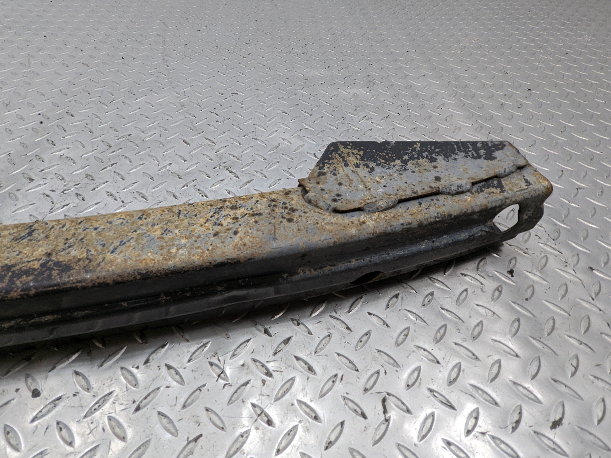 2008 - 2012 FORD ESCAPE OEM BUMPER REINFORCEMENT IMPACT BAR ASSEMBLY REAR