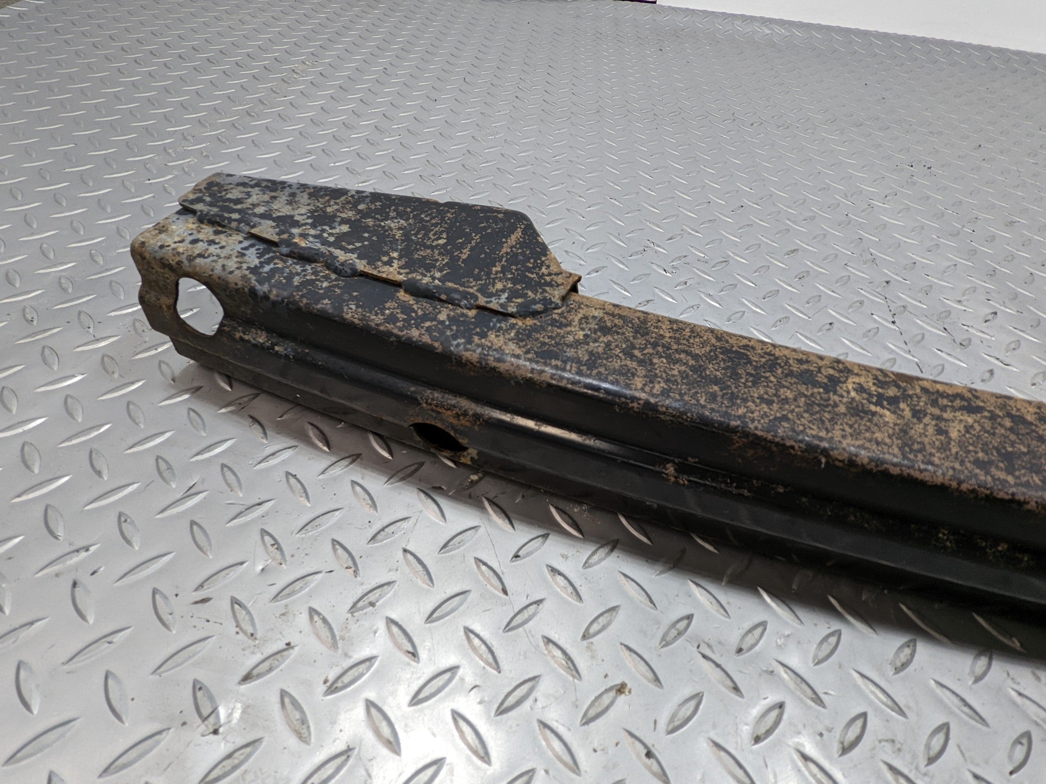 2008 - 2012 FORD ESCAPE OEM BUMPER REINFORCEMENT IMPACT BAR ASSEMBLY REAR
