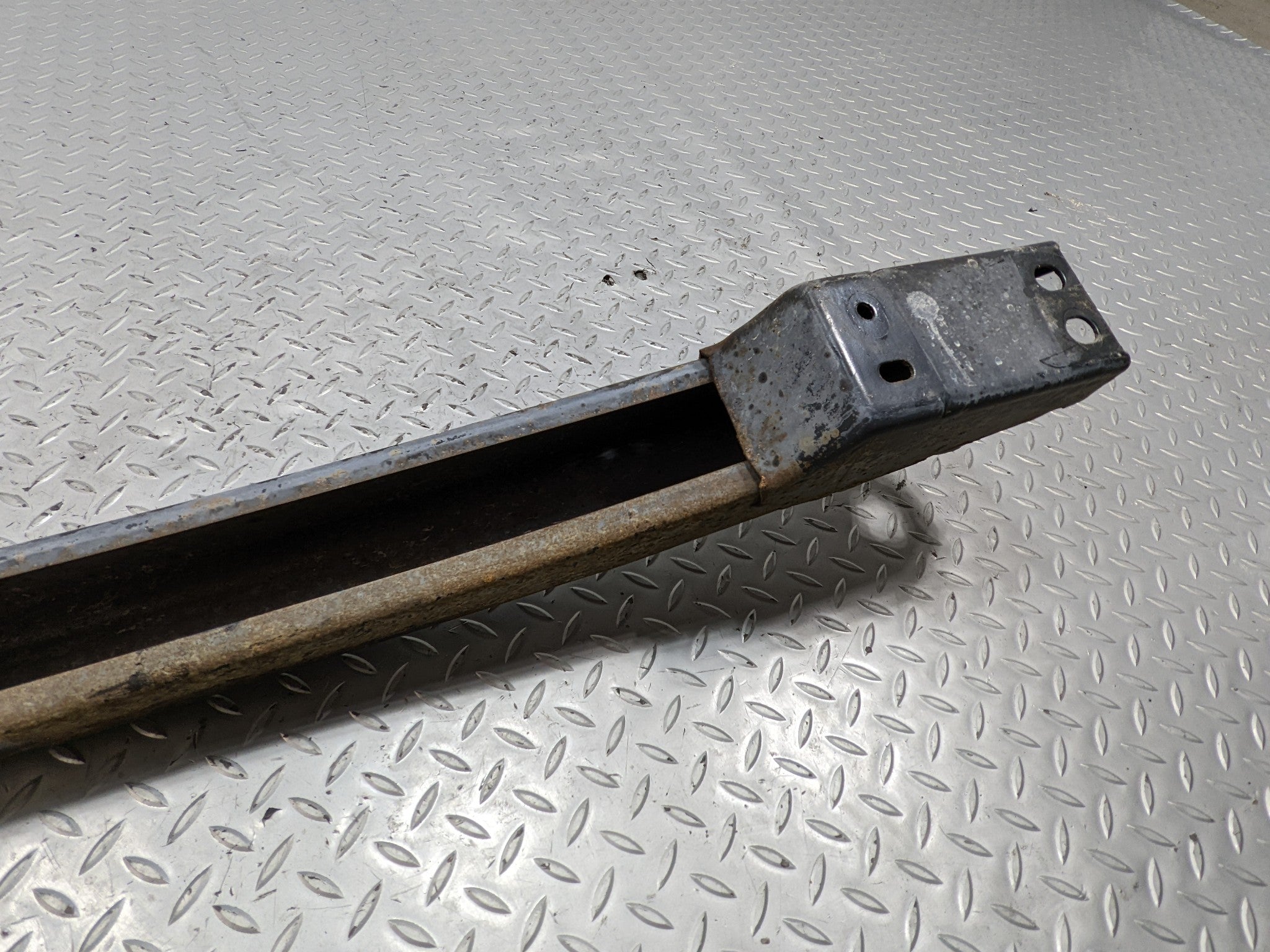 2008 - 2012 FORD ESCAPE OEM BUMPER REINFORCEMENT IMPACT BAR ASSEMBLY REAR