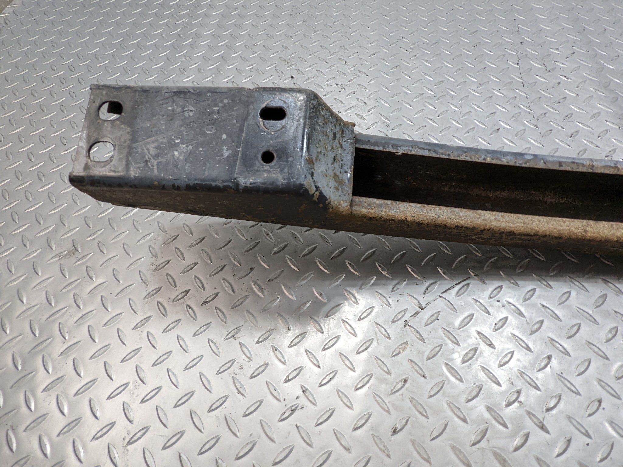 2008 - 2012 FORD ESCAPE OEM BUMPER REINFORCEMENT IMPACT BAR ASSEMBLY REAR