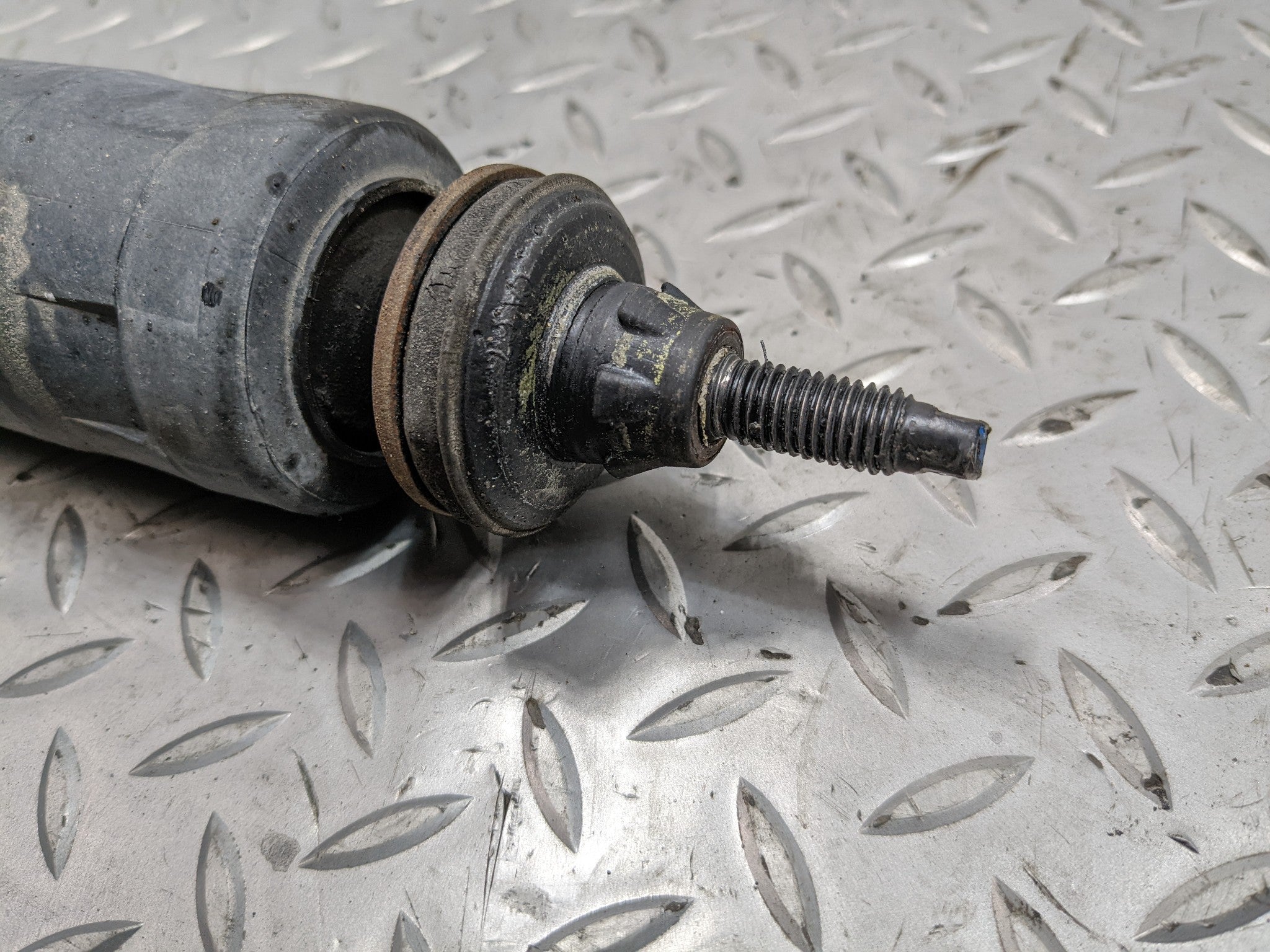 2008 - 2012 FORD ESCAPE OEM STRUT SHOCK ABSORBER REAR LEFT DRIVER SIDE