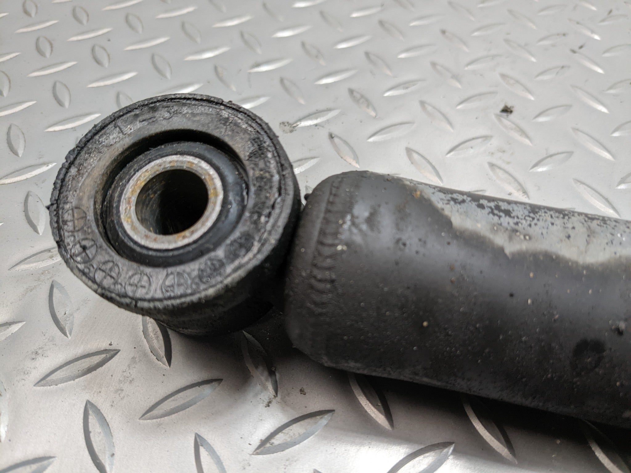 2008 - 2012 FORD ESCAPE OEM STRUT SHOCK ABSORBER REAR LEFT DRIVER SIDE