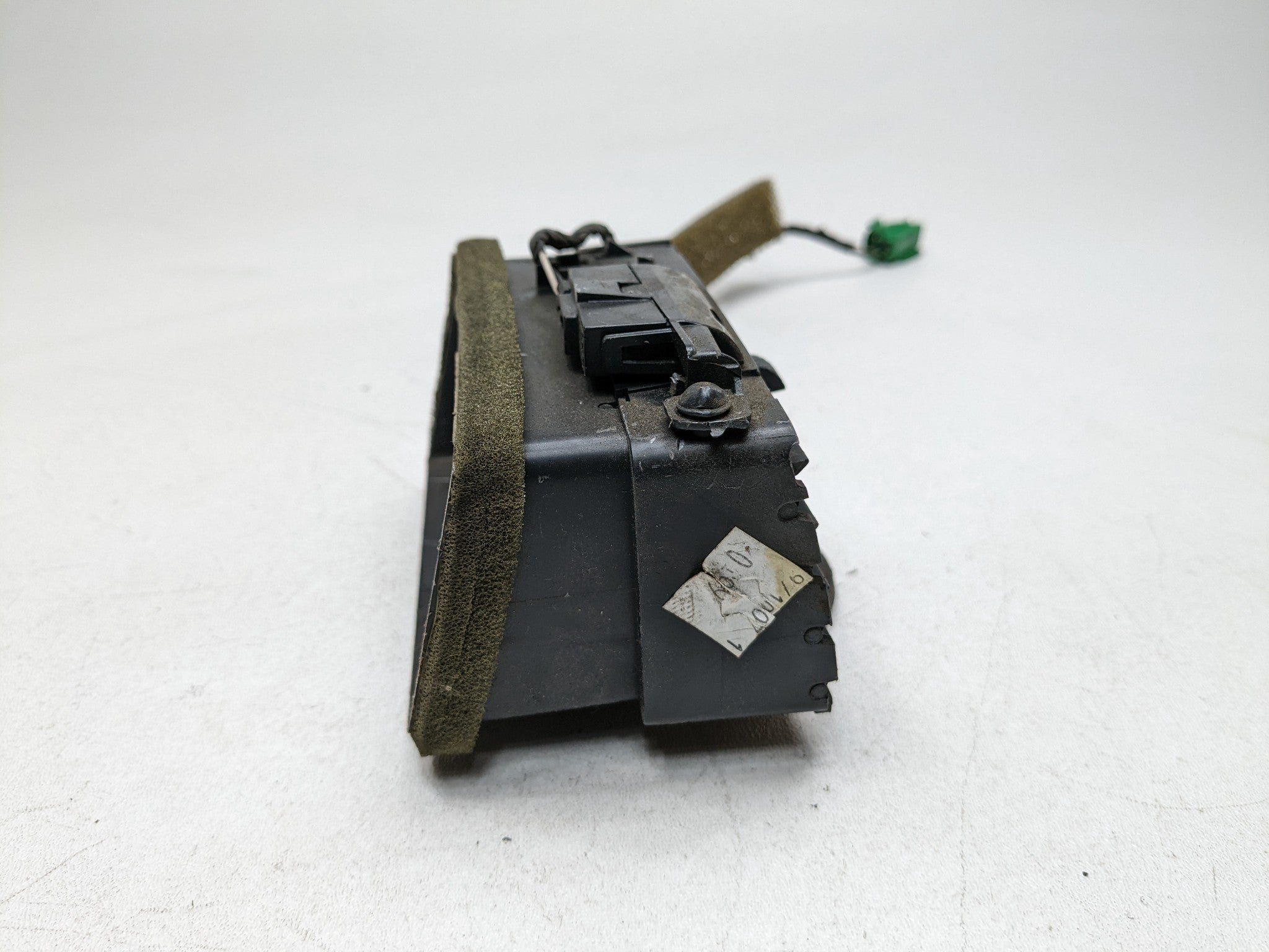 2008 - 2012 FORD ESCAPE OEM AIR CONDITIONING HEATER VENT DASHBOARD CENTER