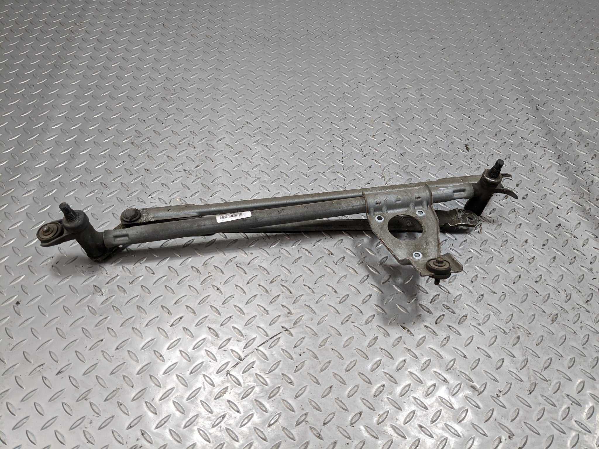2008 - 2012 FORD ESCAPE OEM WINDSHIELD WIPER LINKAGE WITHOUT MOTOR ASSEMBLY