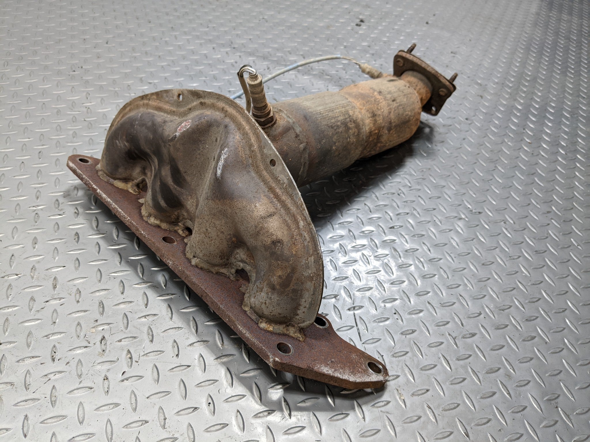 2008 - 2012 FORD ESCAPE OEM 2.3L EXHAUST MANIFOLD WITH HEADERS