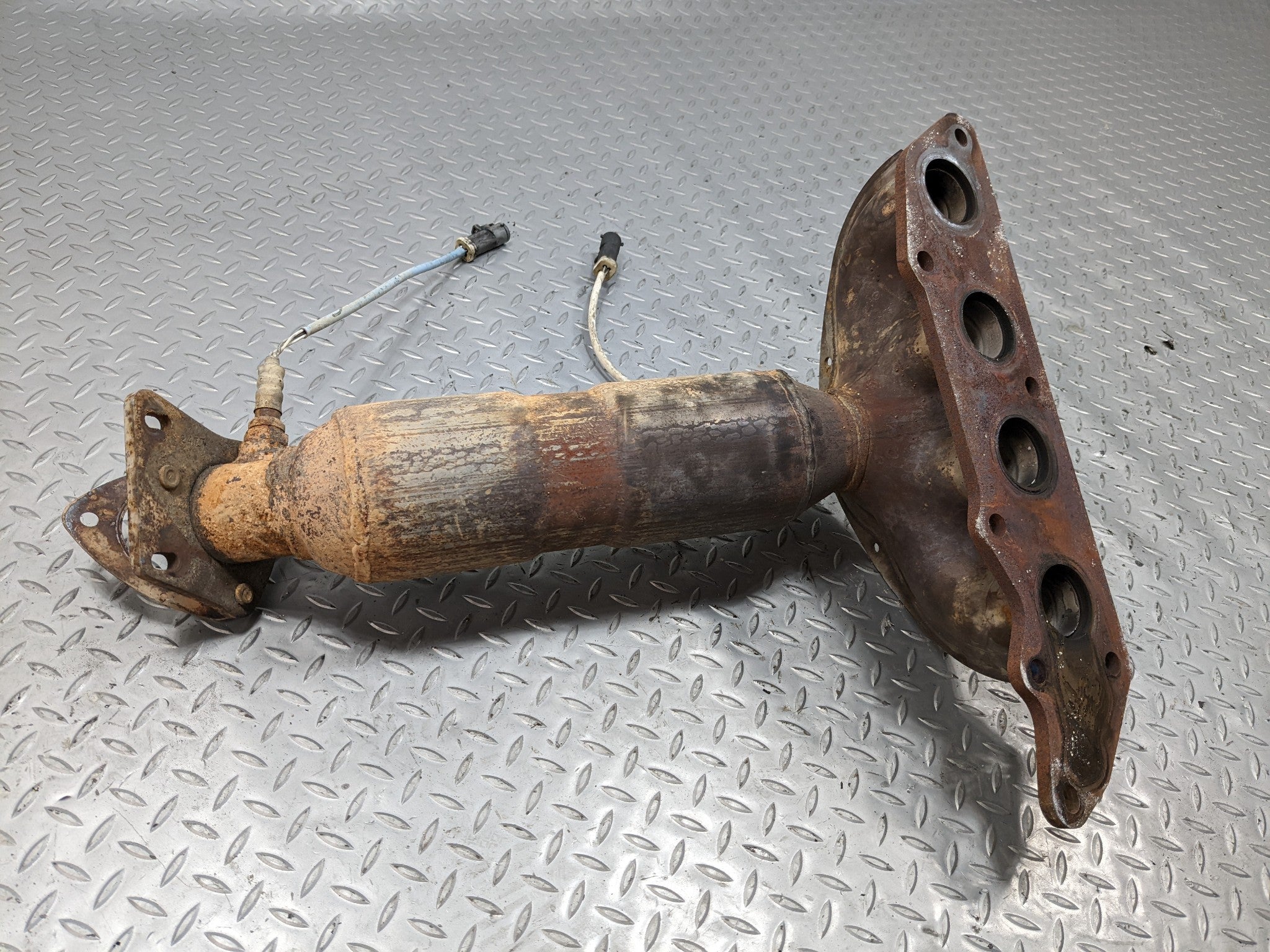 2008 - 2012 FORD ESCAPE OEM 2.3L EXHAUST MANIFOLD WITH HEADERS