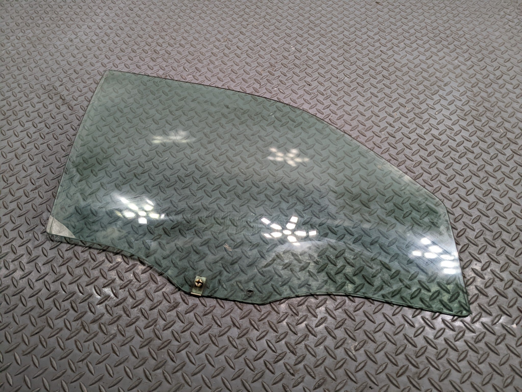 2008 - 2012 FORD ESCAPE OEM DOOR WINDOW GLASS FRONT RIGHT PASSENGER SIDE