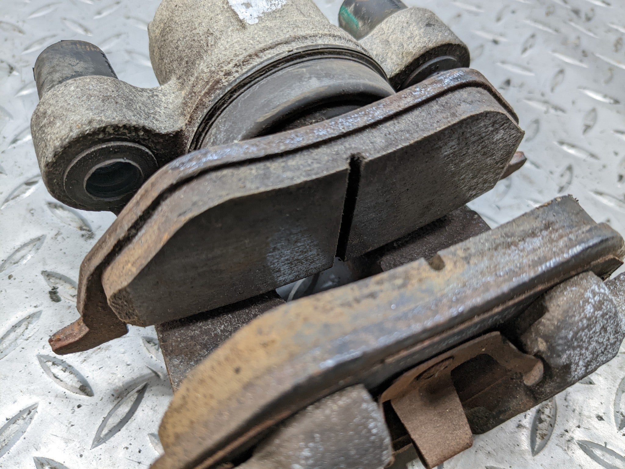 2008 - 2012 FORD ESCAPE OEM BRAKE CALIPER REAR LEFT DRIVER SIDE