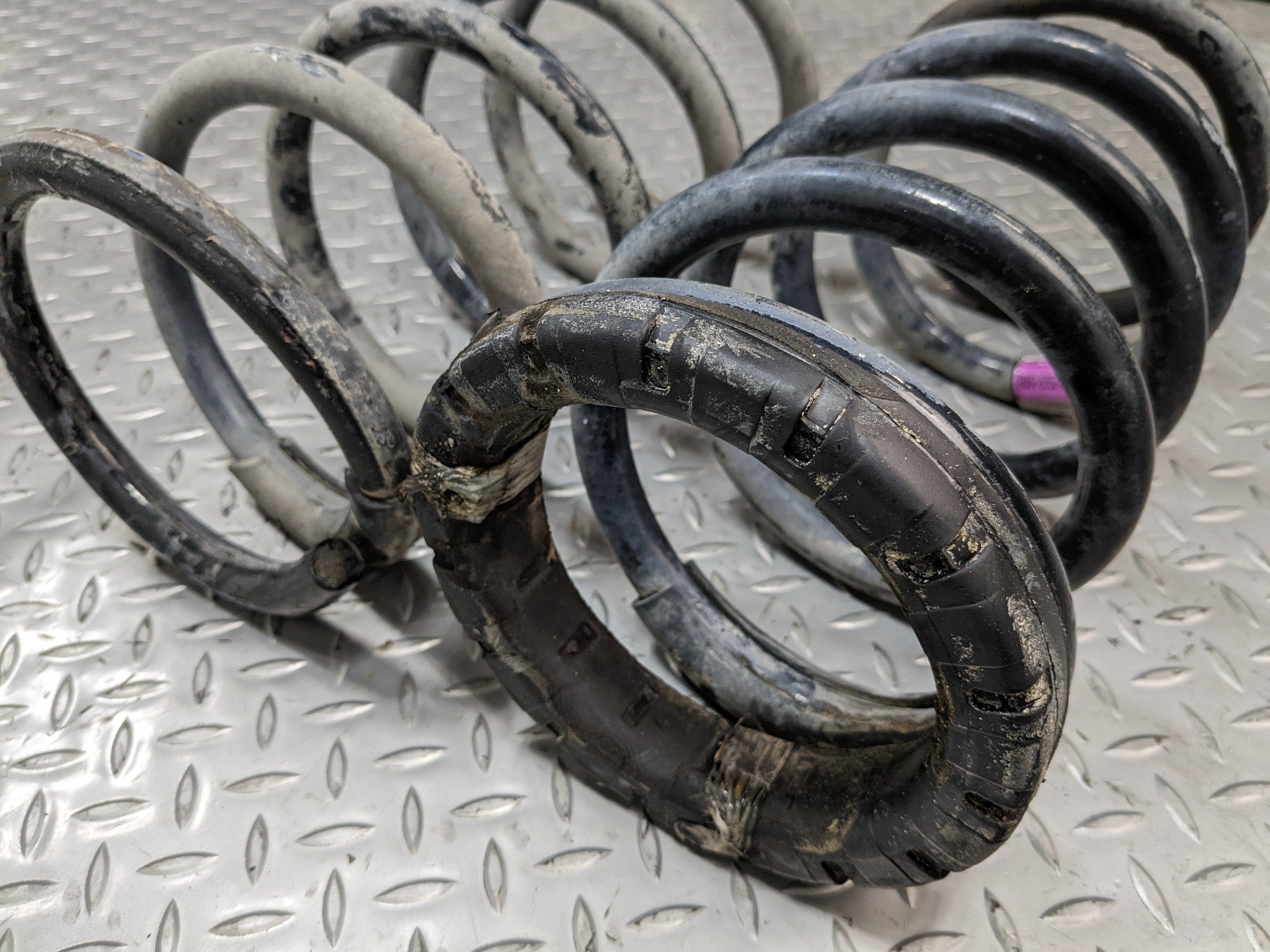 2008 - 2012 FORD ESCAPE OEM SUSPENSION COIL AIR SPRING SET REAR LEFT AND RIGHT