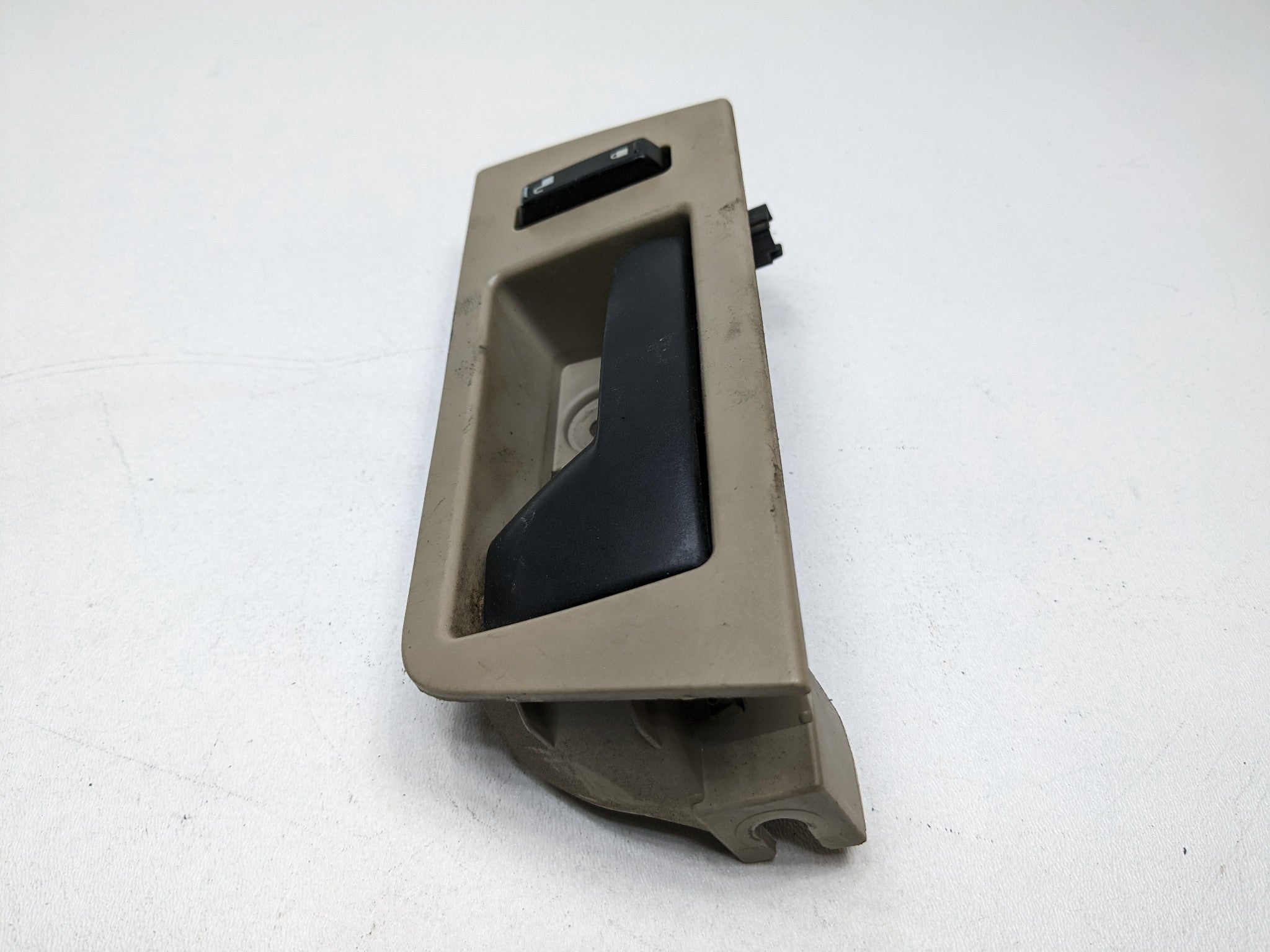 2008 - 2012 FORD ESCAPE OEM INTERIOR DOOR HANDEL FRONT LEFT DRIVER SIDE