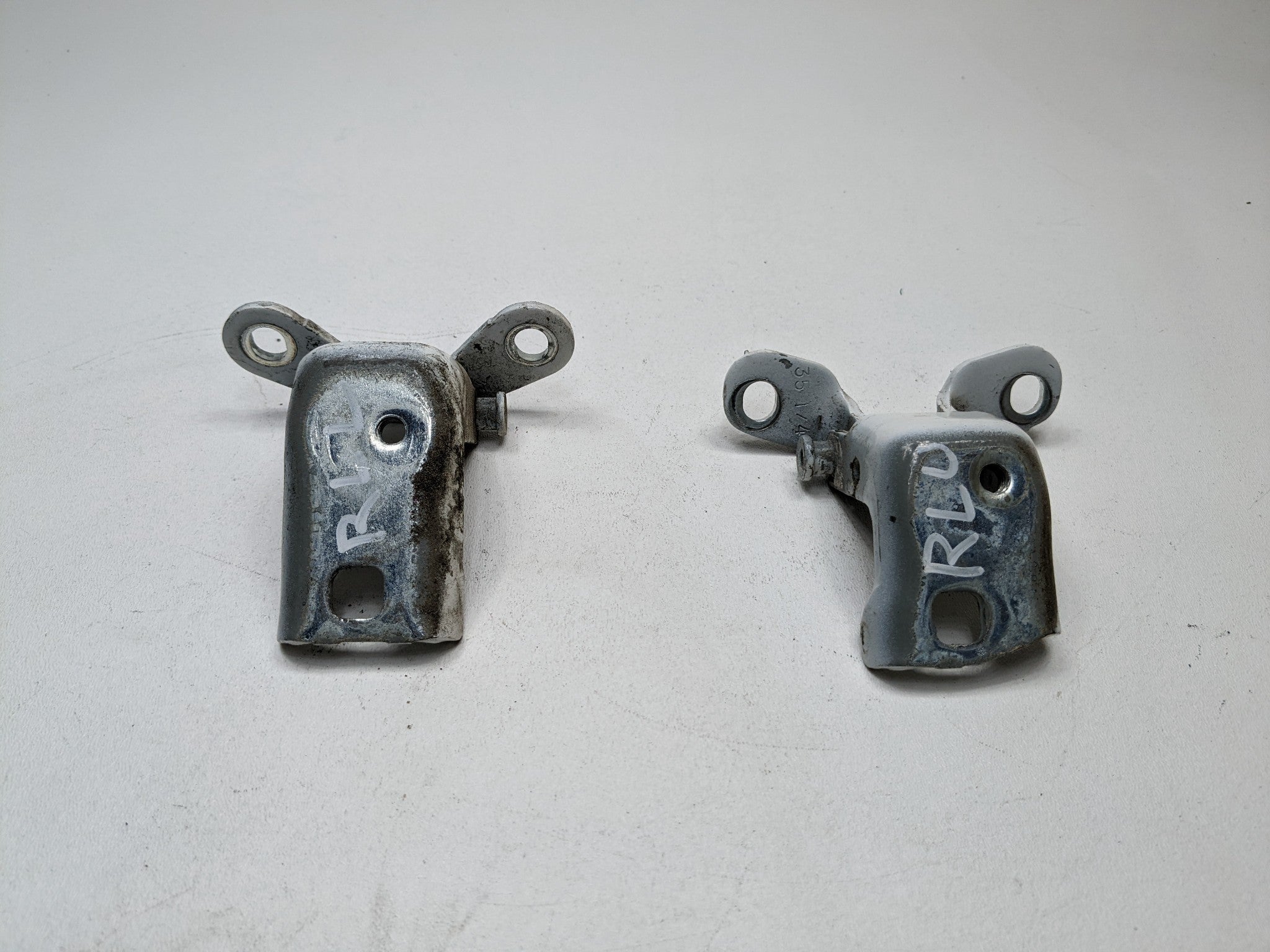 2008 - 2012 FORD ESCAPE OEM DOOR HINGE SET REAR LEFT SIDE UPPER AND LOWER