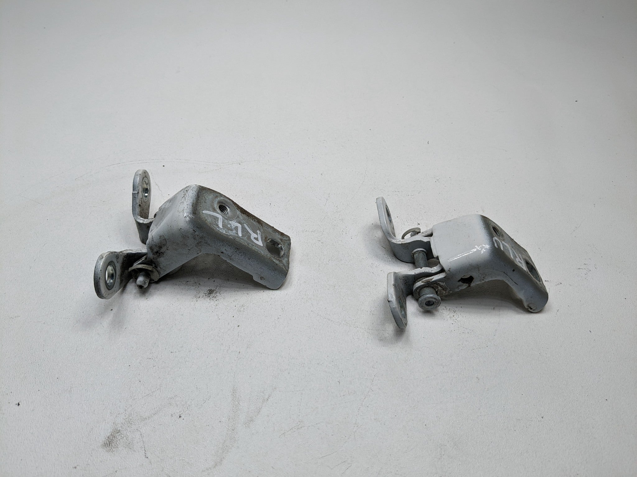 2008 - 2012 FORD ESCAPE OEM DOOR HINGE SET REAR LEFT SIDE UPPER AND LOWER