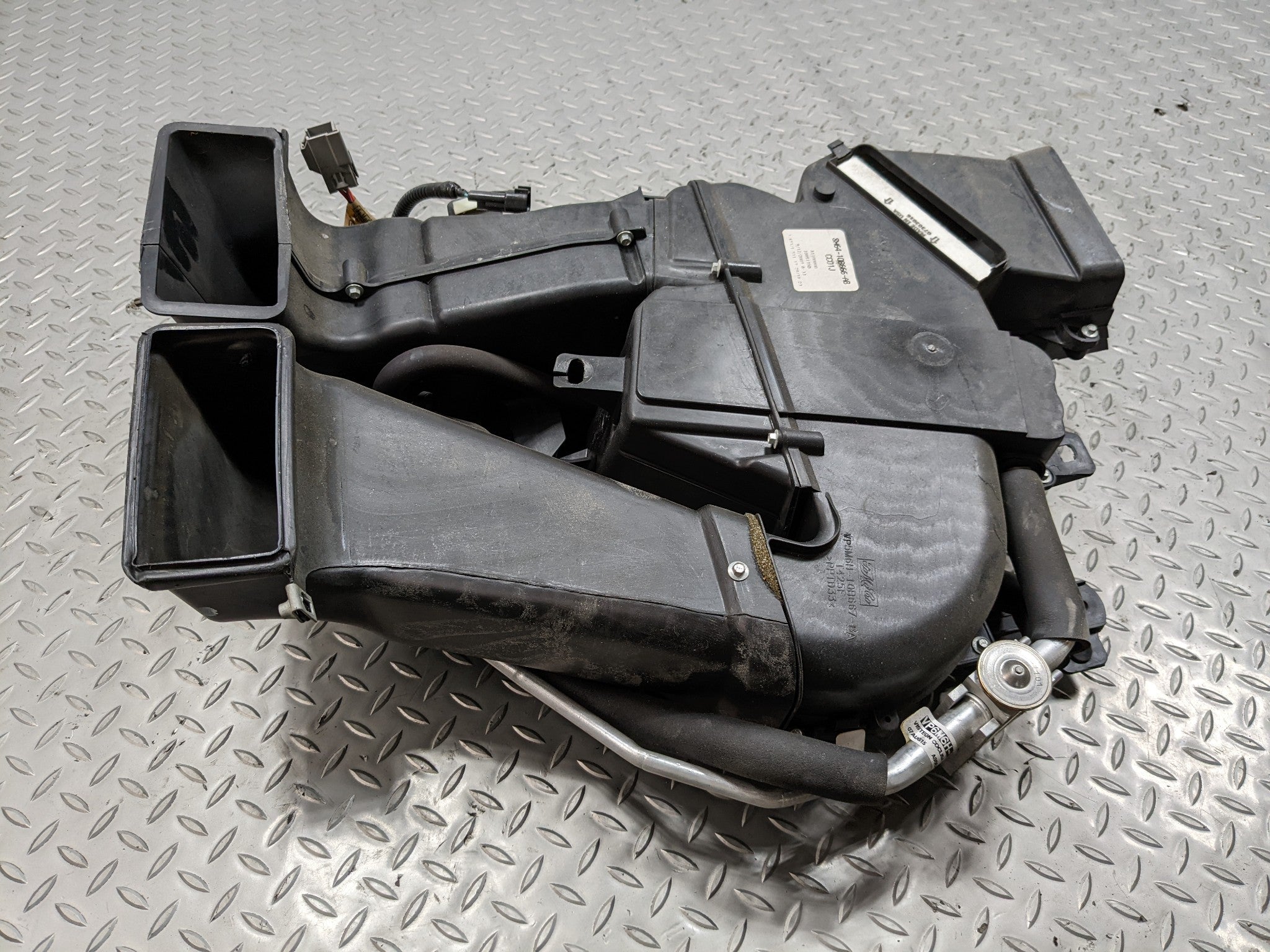 2008 - 2012 FORD ESCAPE OEM REAR BATTERY COOLER ASSEMBLY