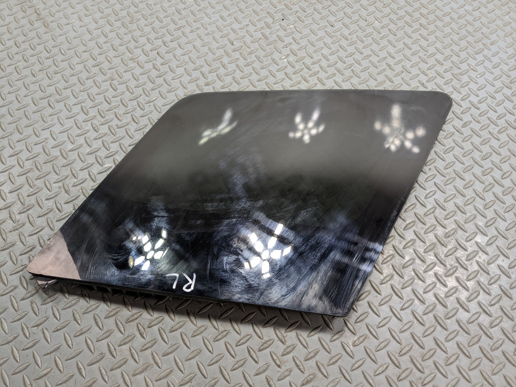 2008 - 2012 FORD ESCAPE OEM DOOR WINDOW QUARTER GLASS REAR LEFT DRIVER SIDE