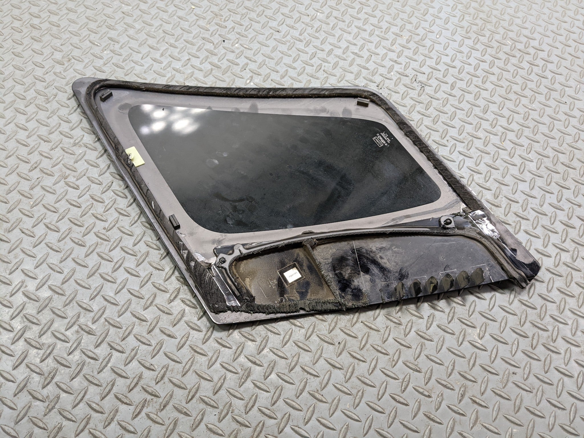 2008 - 2012 FORD ESCAPE OEM DOOR WINDOW QUARTER GLASS REAR LEFT DRIVER SIDE