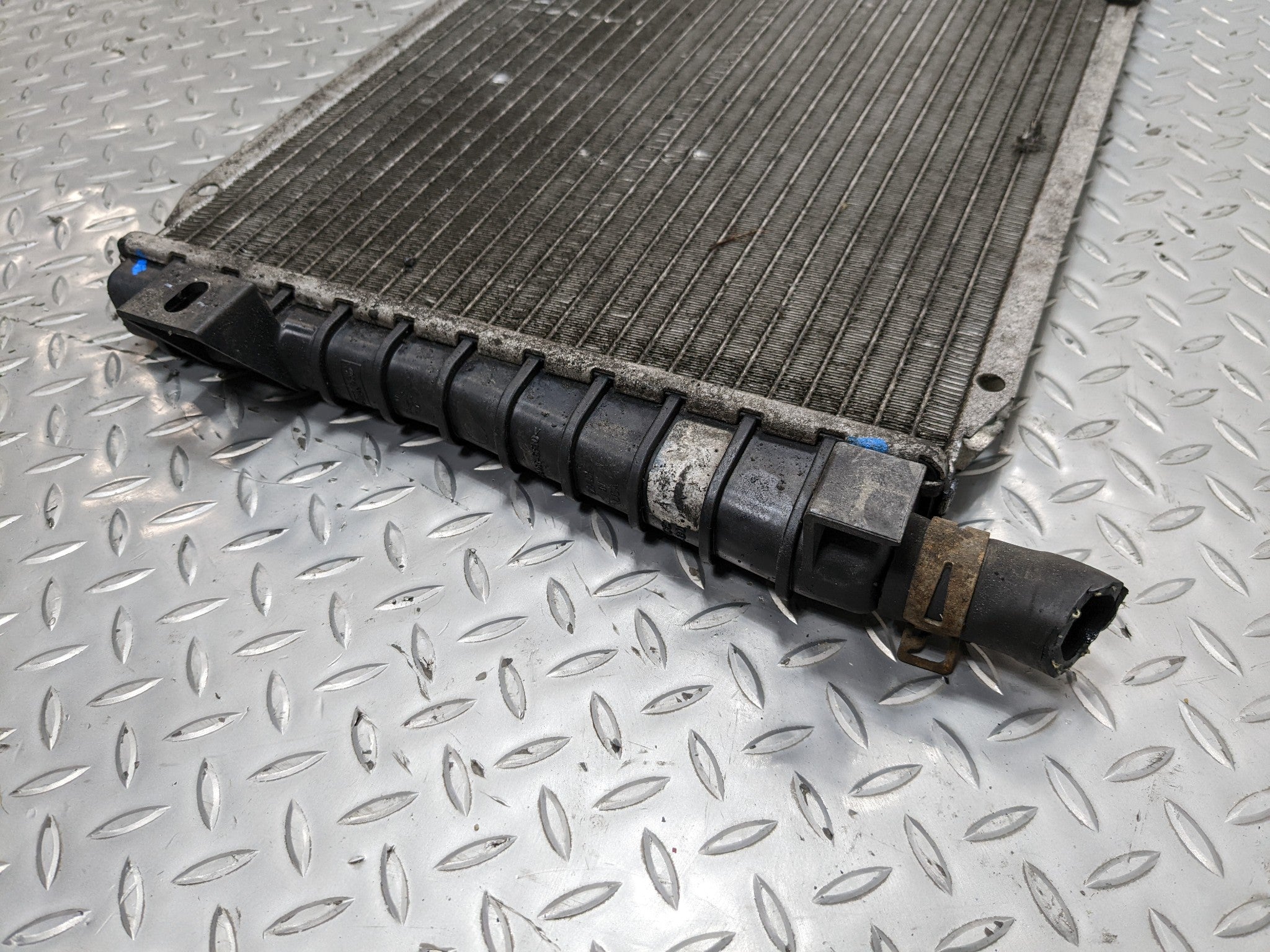 2008 - 2012 FORD ESCAPE OEM ENGINE COOLING RADIATOR VIN 8TH DIGIT