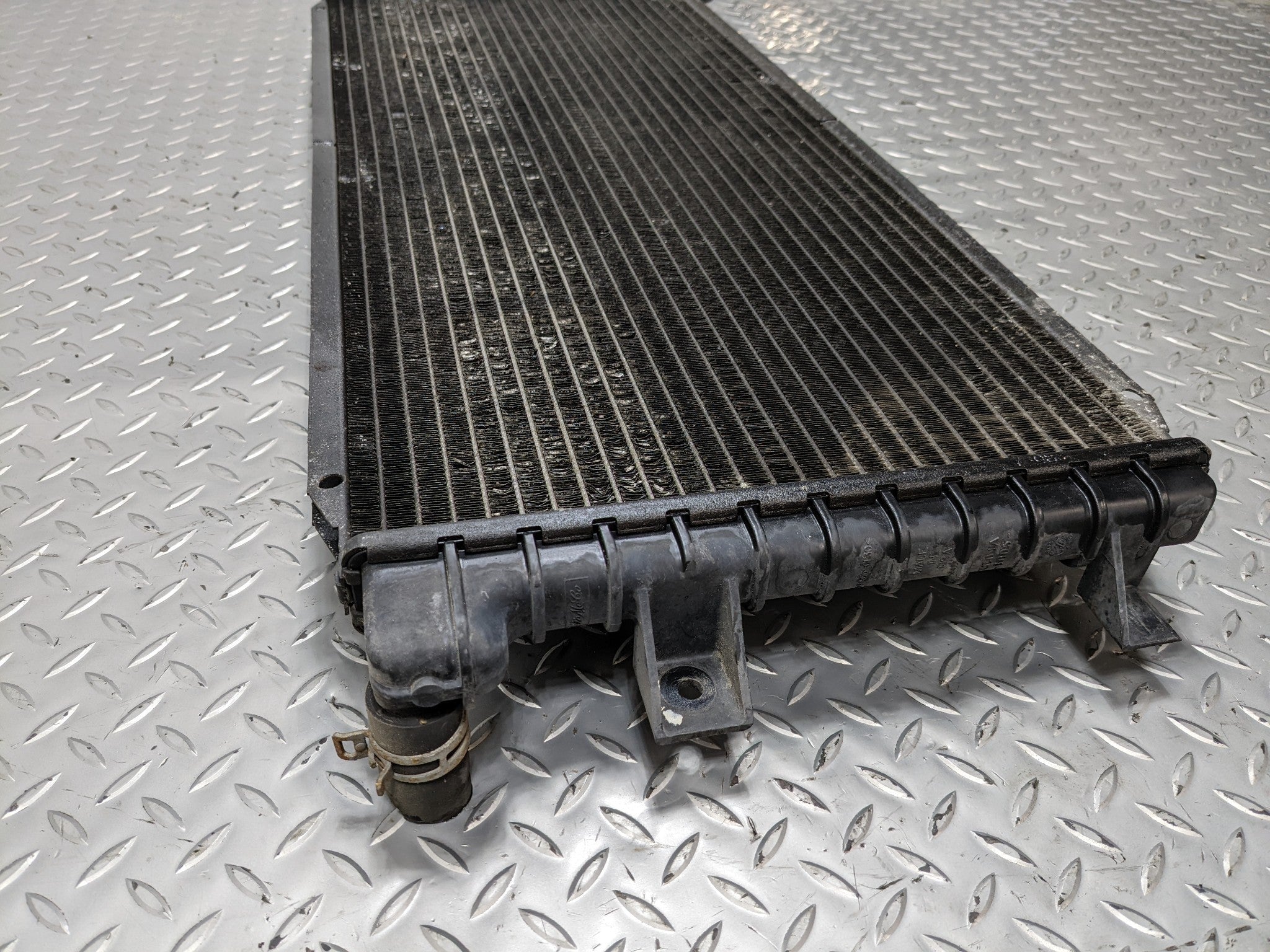 2008 - 2012 FORD ESCAPE OEM ENGINE COOLING RADIATOR VIN 8TH DIGIT