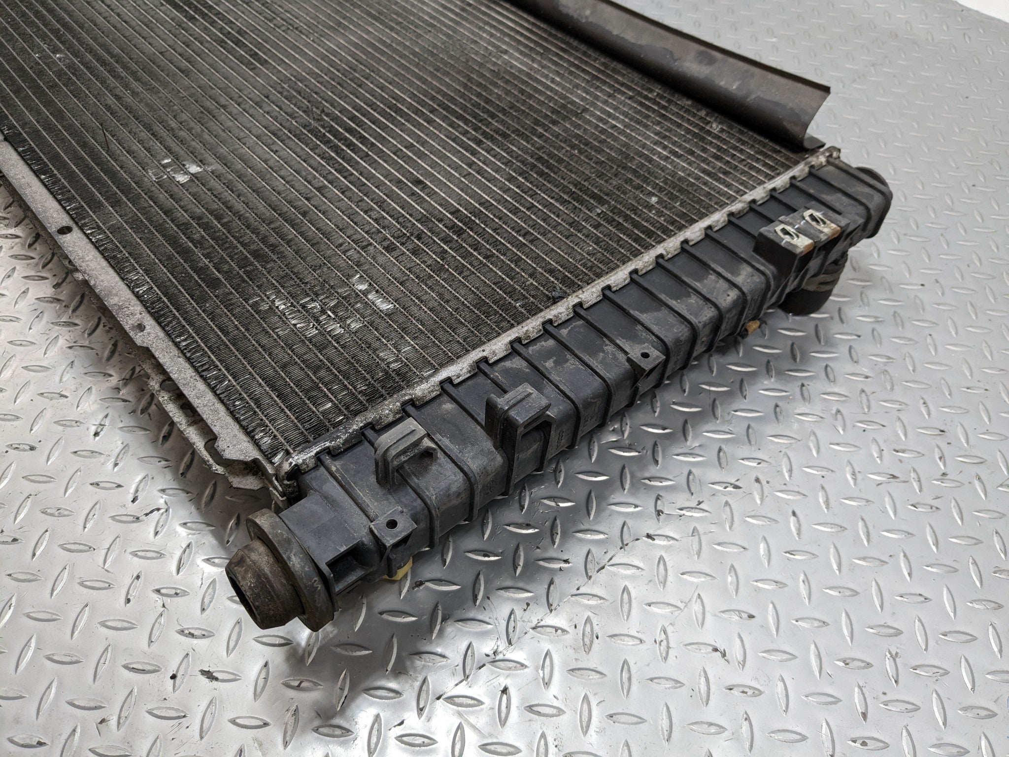 2008 - 2012 FORD ESCAPE OEM ENGINE RADIATOR MOTOR COOLING ASSEMBLY