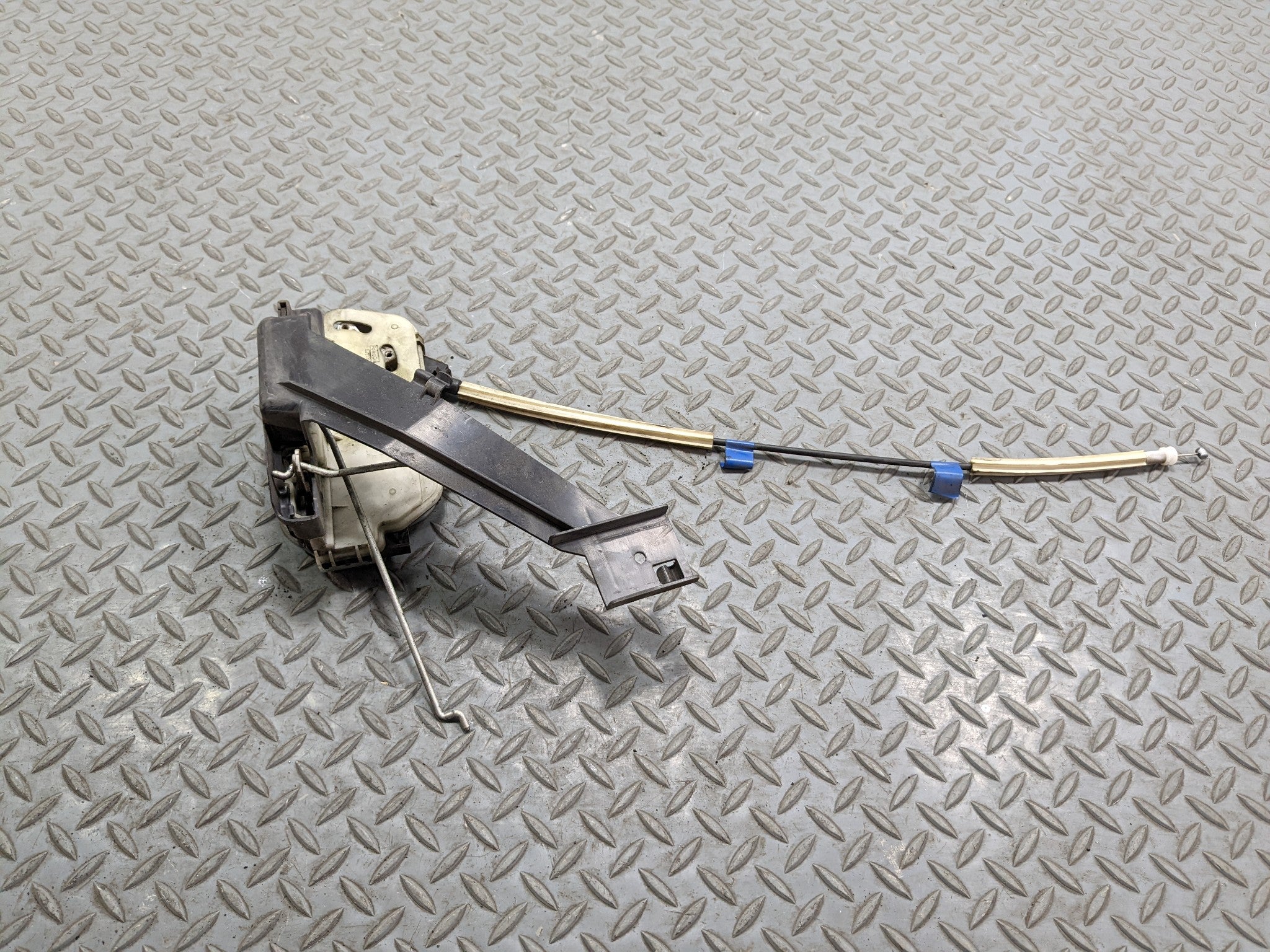 2008 - 2012 FORD ESCAPE OEM DOOR LATCH LOCK ACTUATOR FRONT LEFT DRIVER SIDE