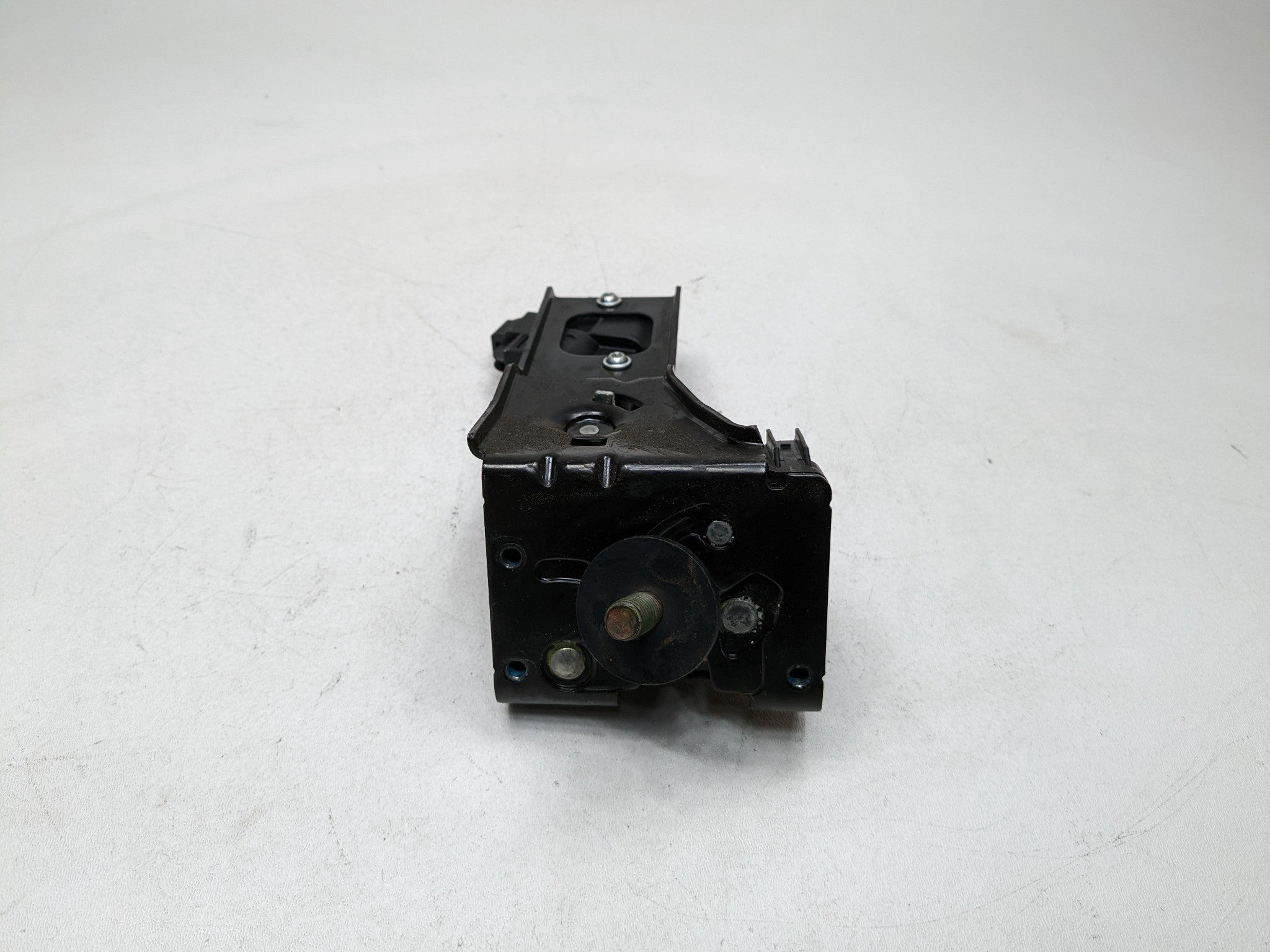 2008 - 2012 FORD ESCAPE OEM TRUNK LID LATCH LOCK RELEASE REAR ACTUATOR ASSEMBLY