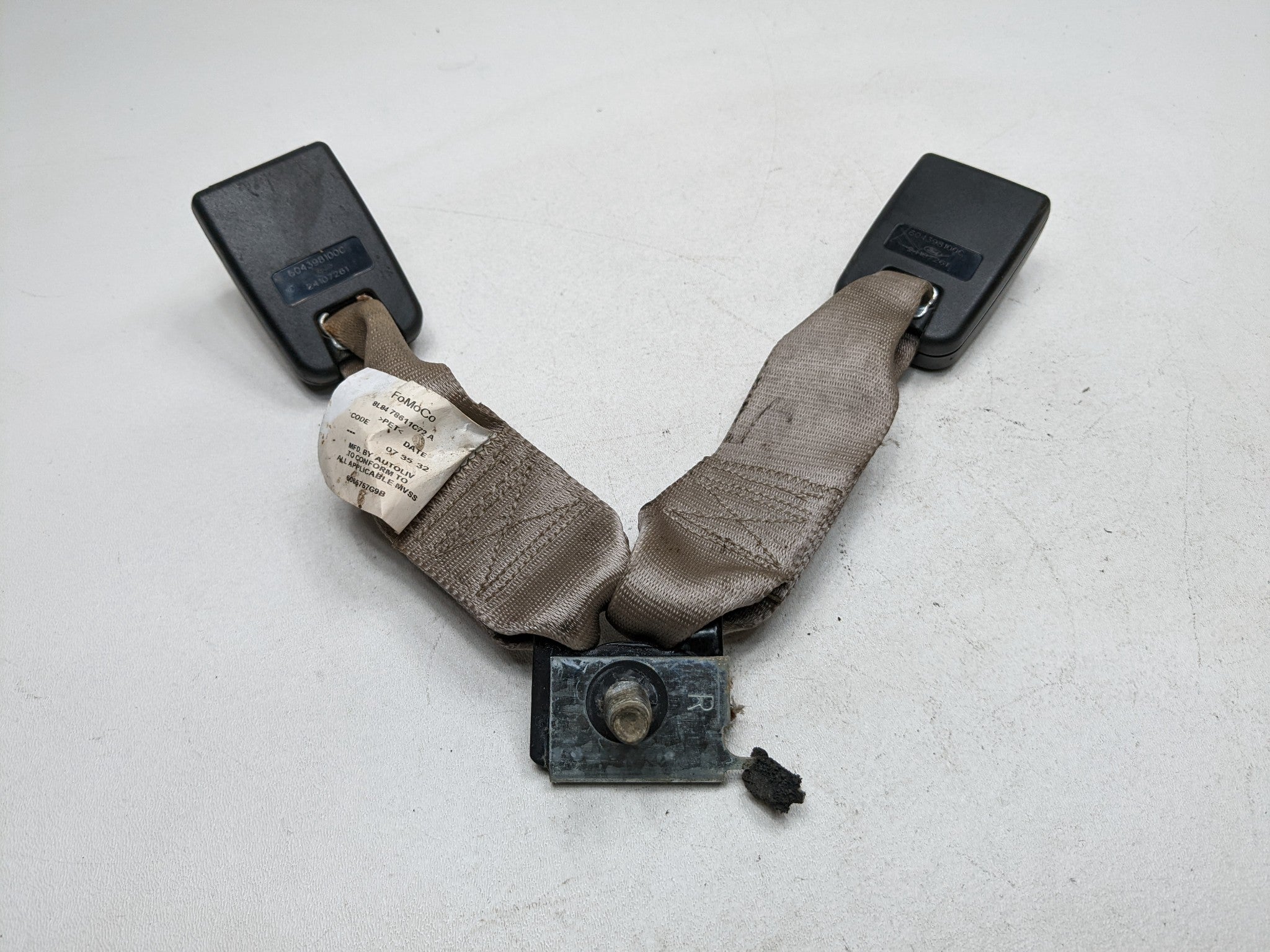 2008 - 2012 FORD ESCAPE OEM SEAT BELT BUCKLE REAR RIGHT PASSENGER SIDE