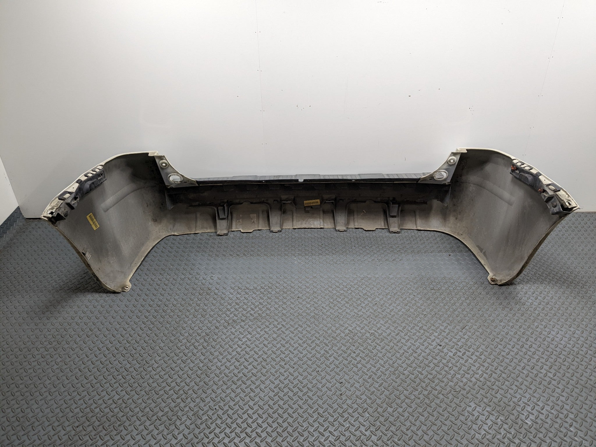 2008 - 2012 FORD ESCAPE OEM REAR LOWER BUMPER COVER PANEL ASSEMBLY WHITE