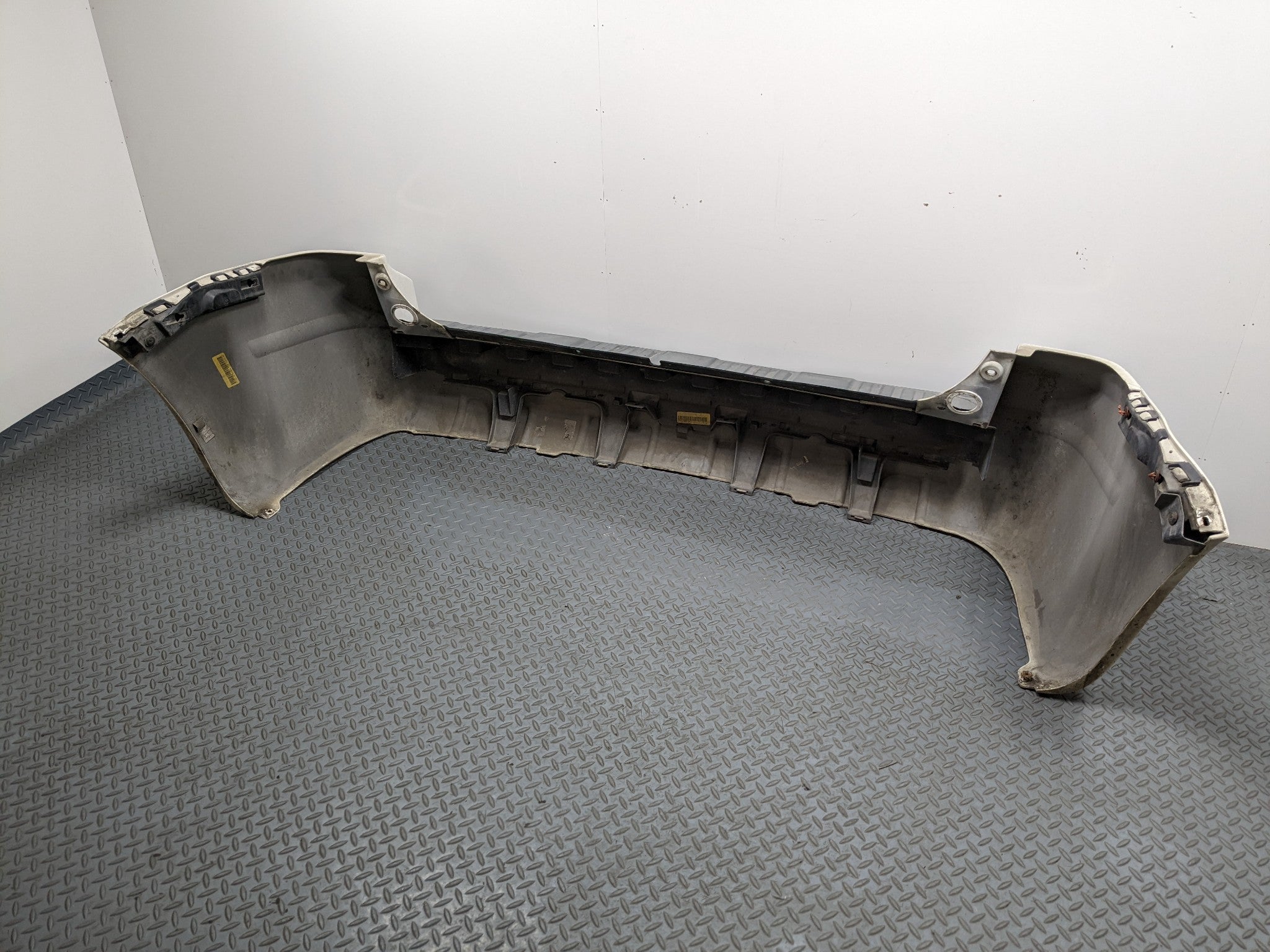 2008 - 2012 FORD ESCAPE OEM REAR LOWER BUMPER COVER PANEL ASSEMBLY WHITE