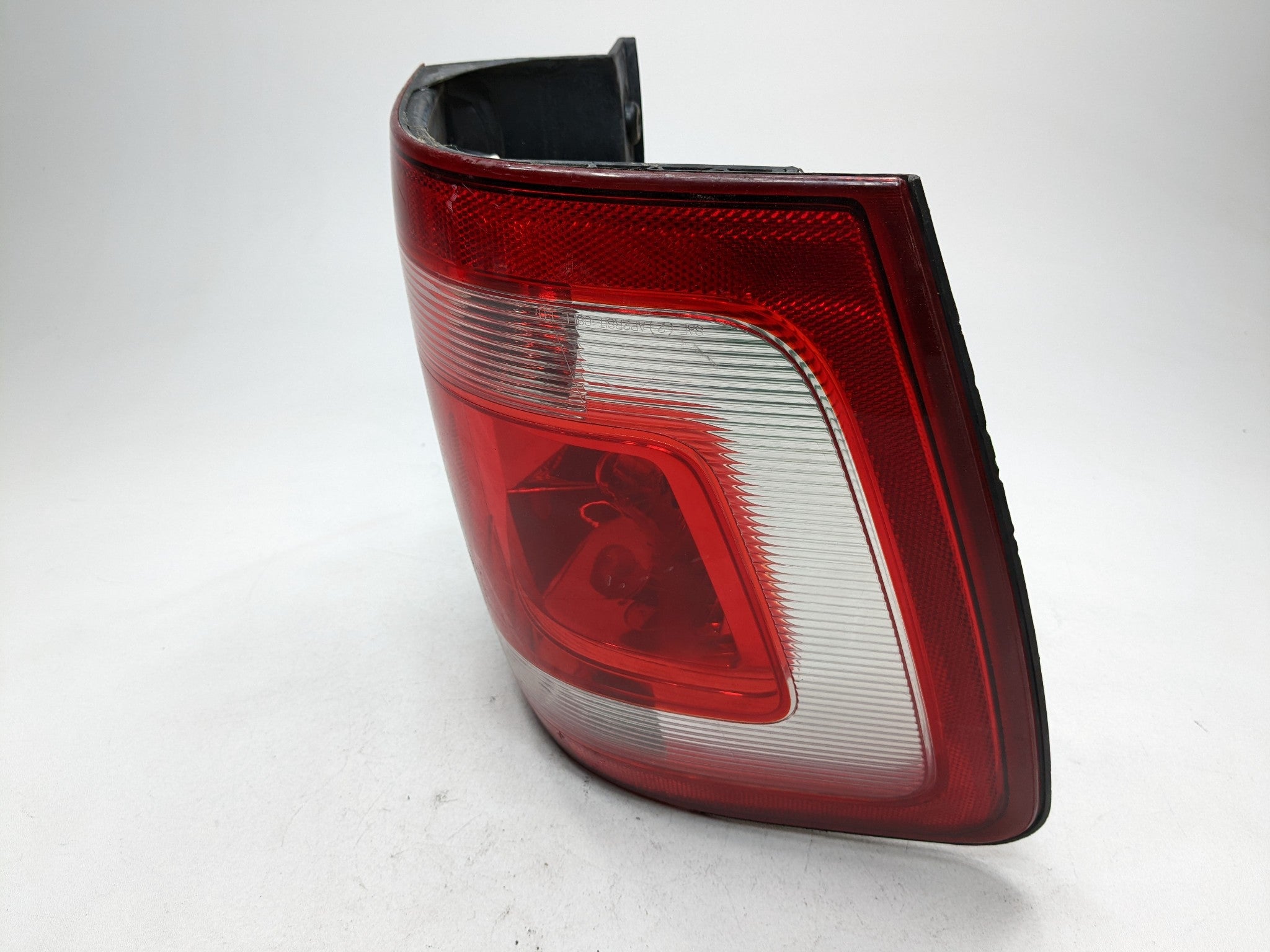 2008 - 2012 FORD ESCAPE OEM TAIL LIGHT ASSEMBLY REAR LEFT DRIVER SIDE