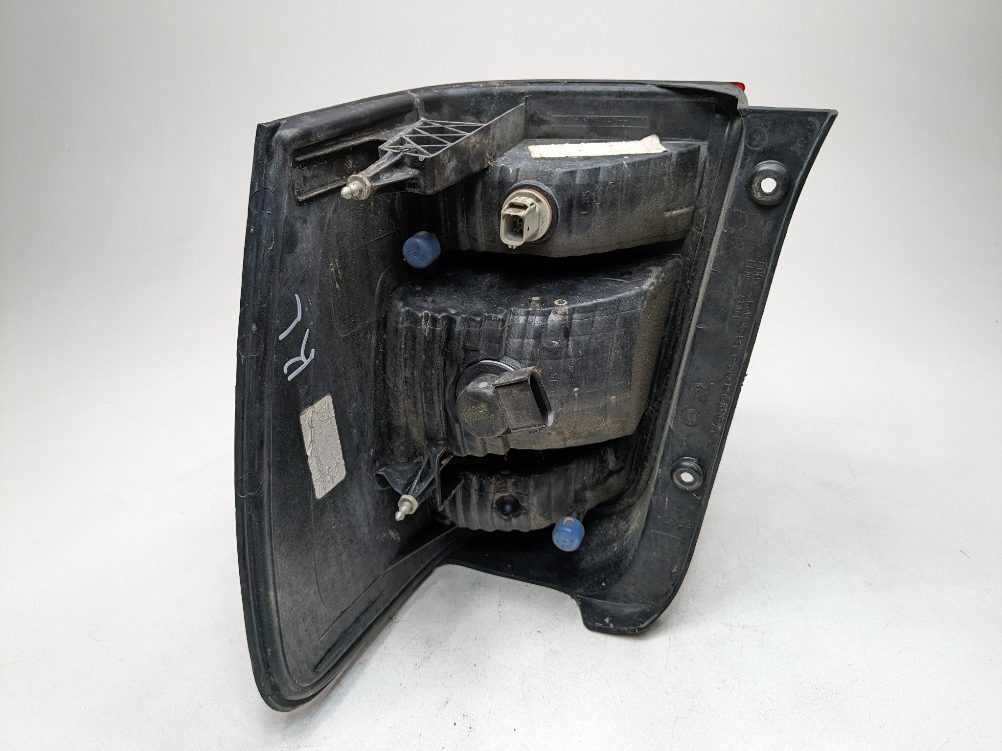 2008 - 2012 FORD ESCAPE OEM TAIL LIGHT ASSEMBLY REAR LEFT DRIVER SIDE