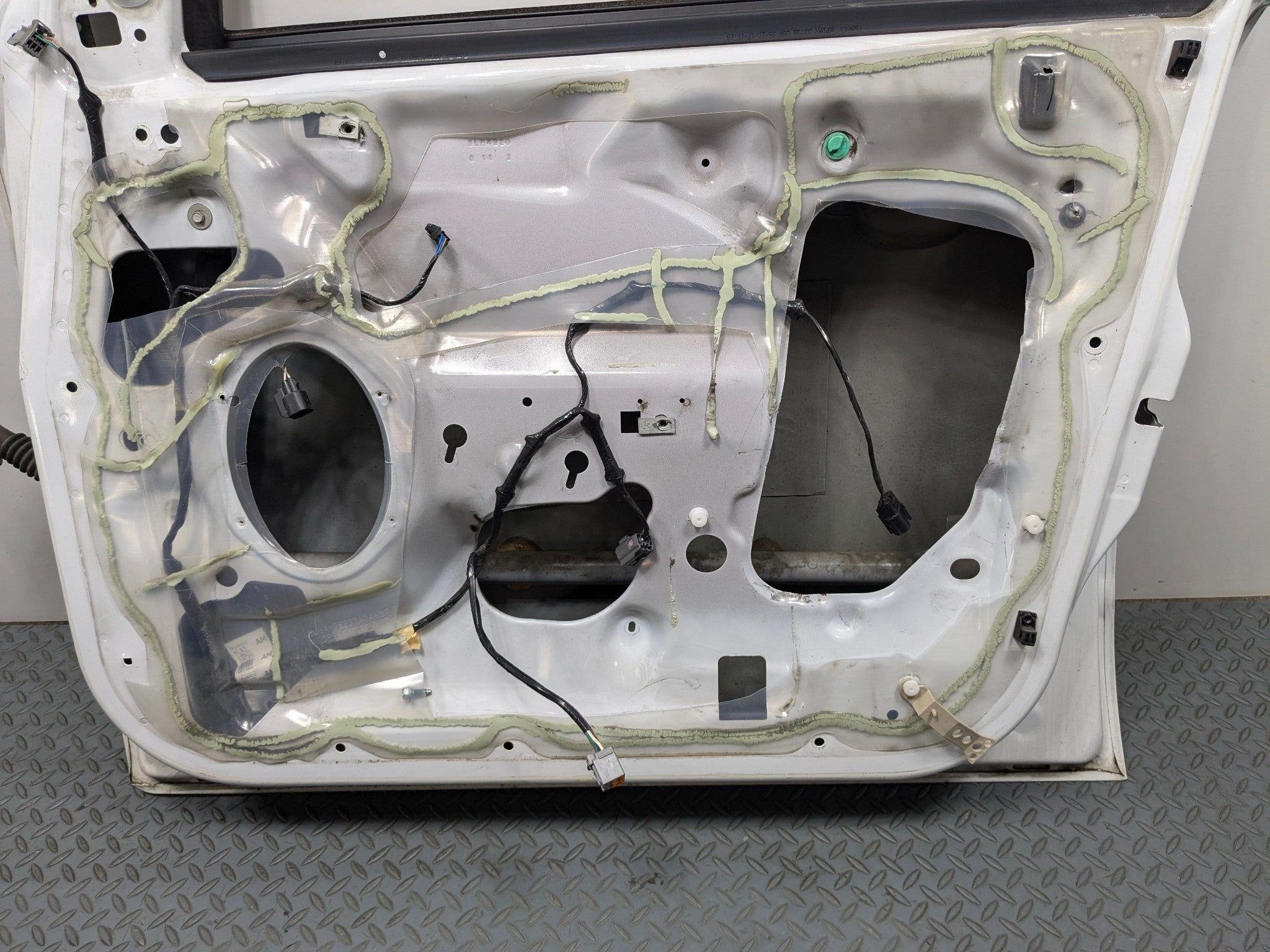 2008 - 2012 FORD ESCAPE OEM DOOR SHELL PANEL FRONT RIGHT PASSENGER SIDE WHITE