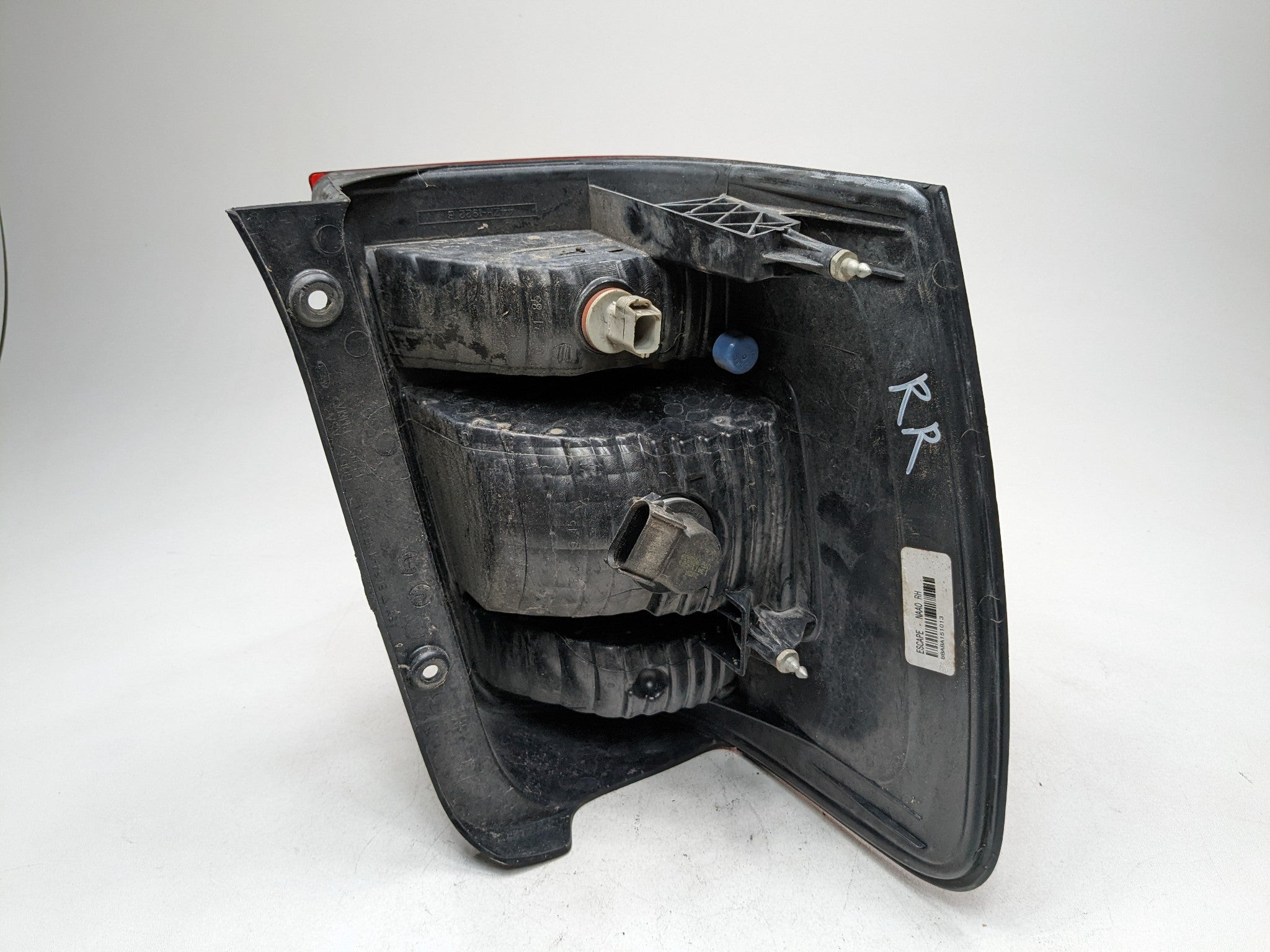 2008 - 2012 FORD ESCAPE OEM TAIL LIGHT ASSEMBLY REAR RIGHT PASSENGER SIDE